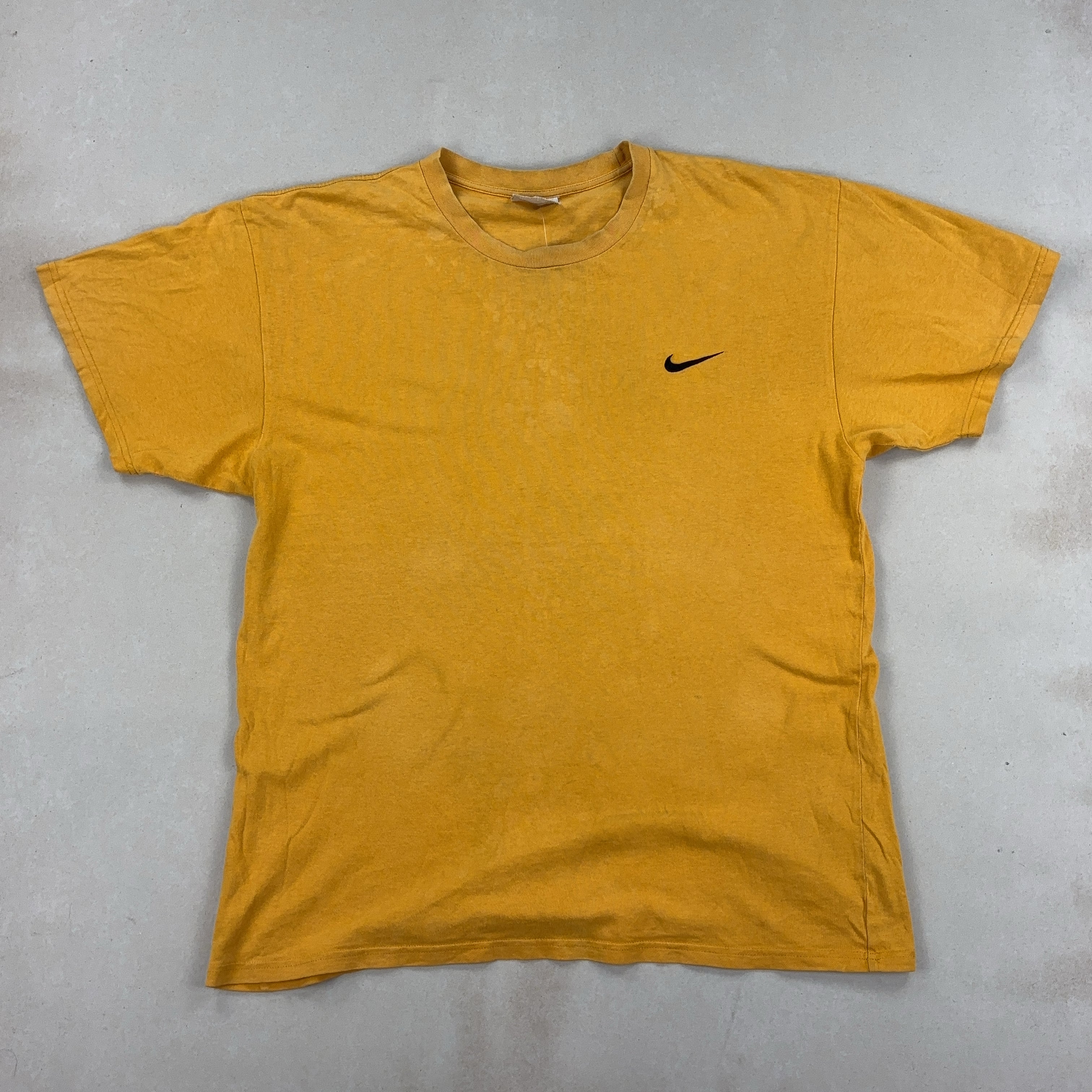 NIKE TEE - LARGE