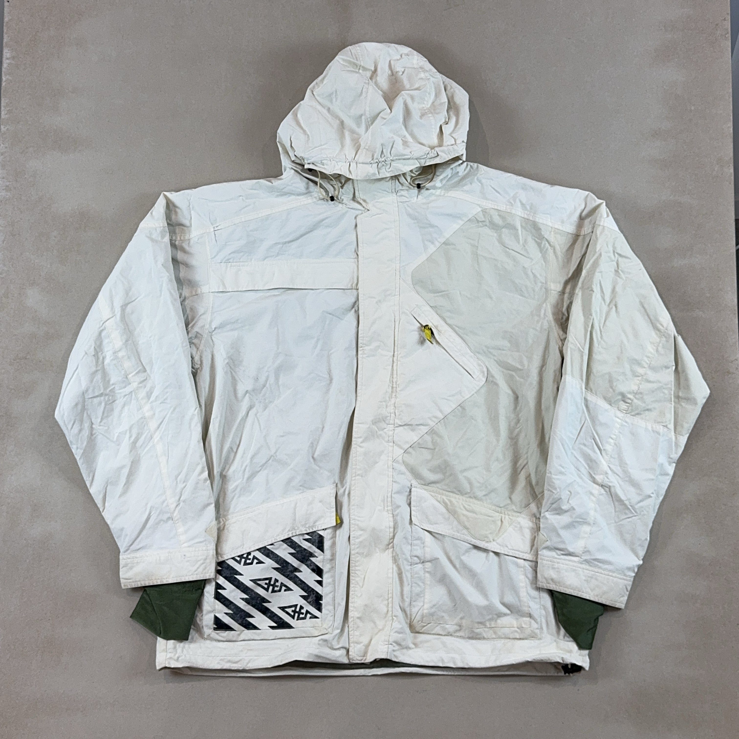 QUIKSILVER JACKET - X LARGE
