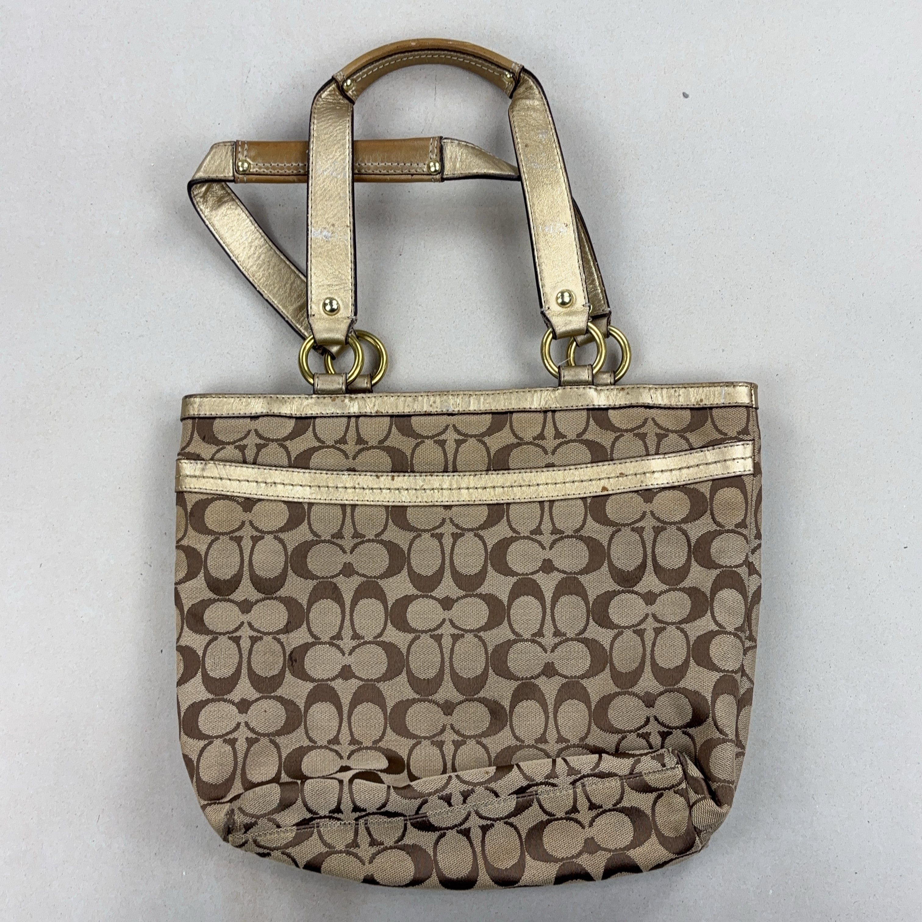 COACH HANDBAG - MEDIUM