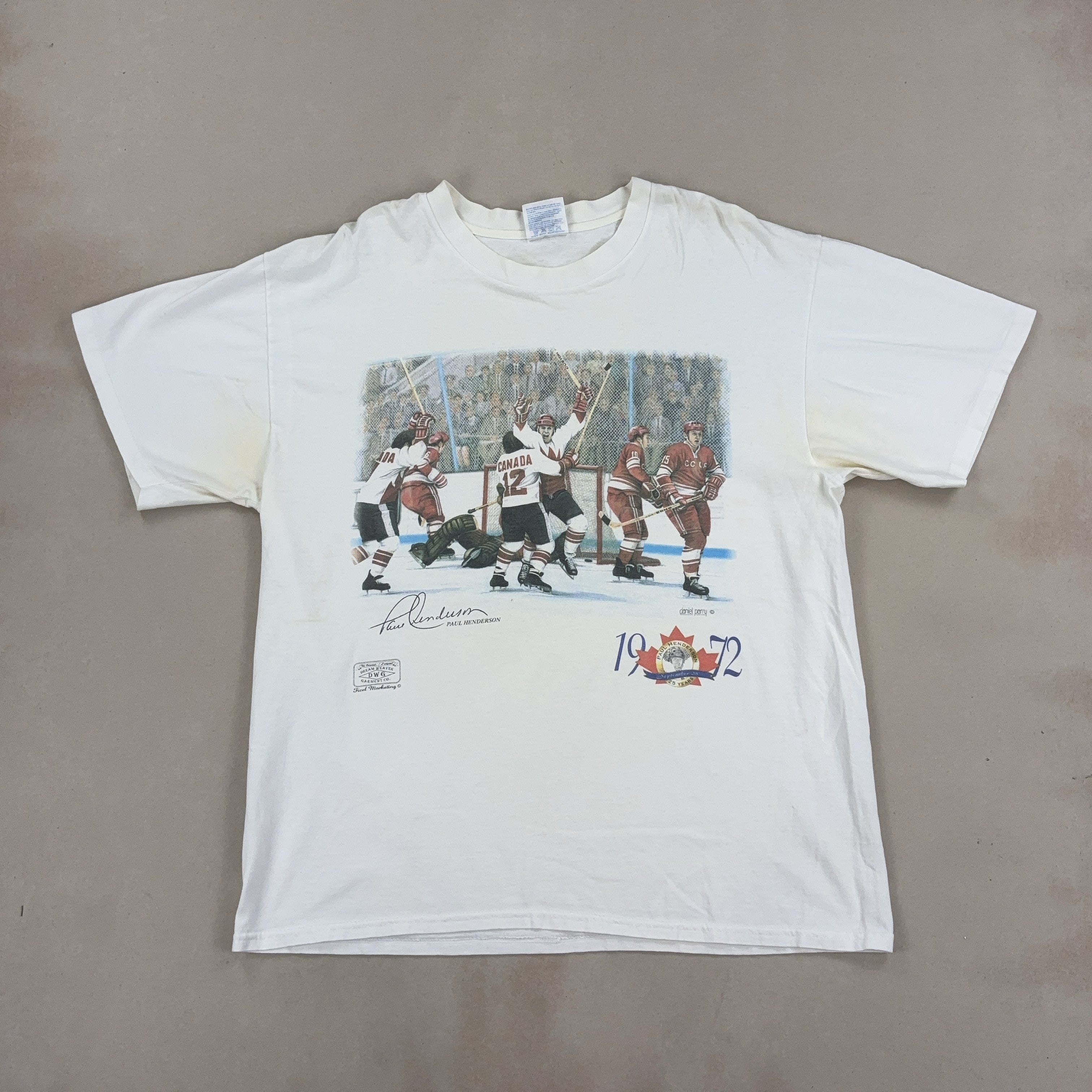 GRAPHIC WHITE TEE - LARGE