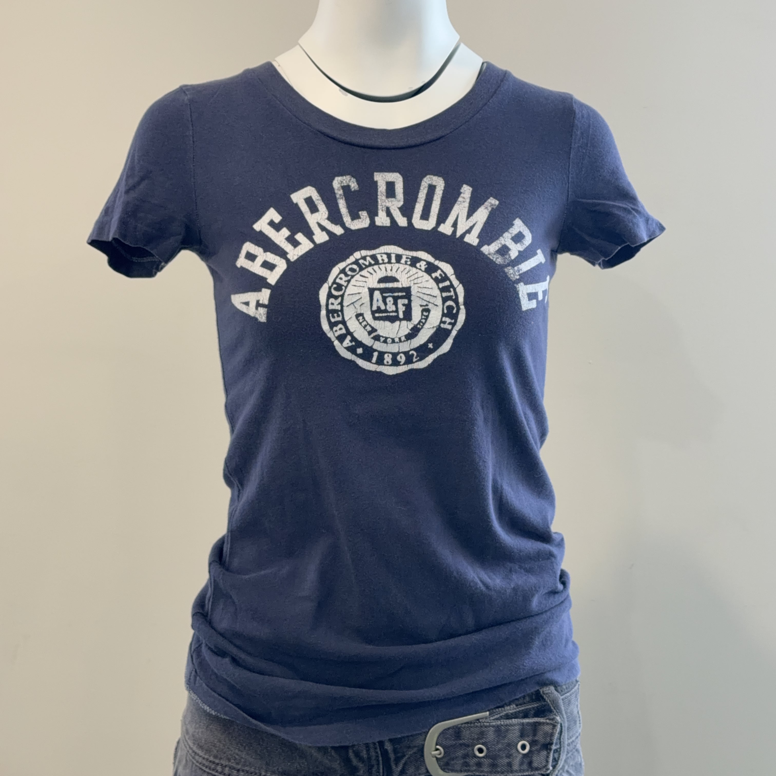 ABERCROMBIE & FITCH TEE - X SMALL
