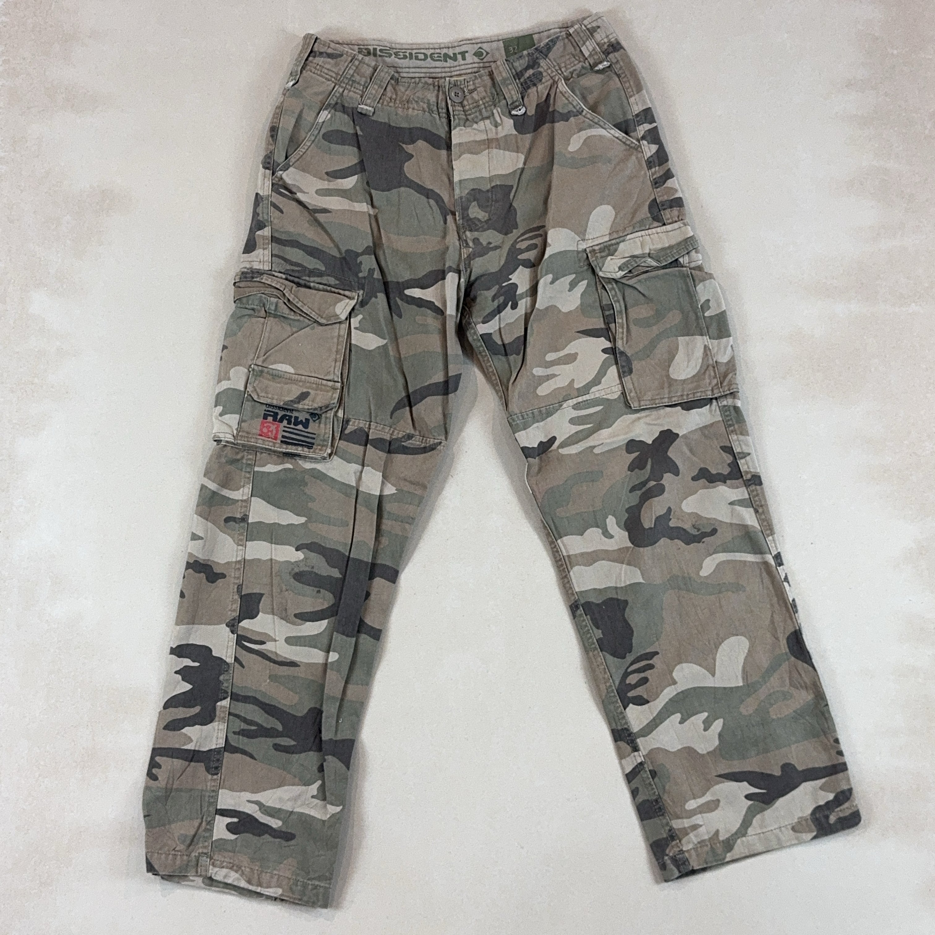 DISSIDENT PANTS - MEDIUM