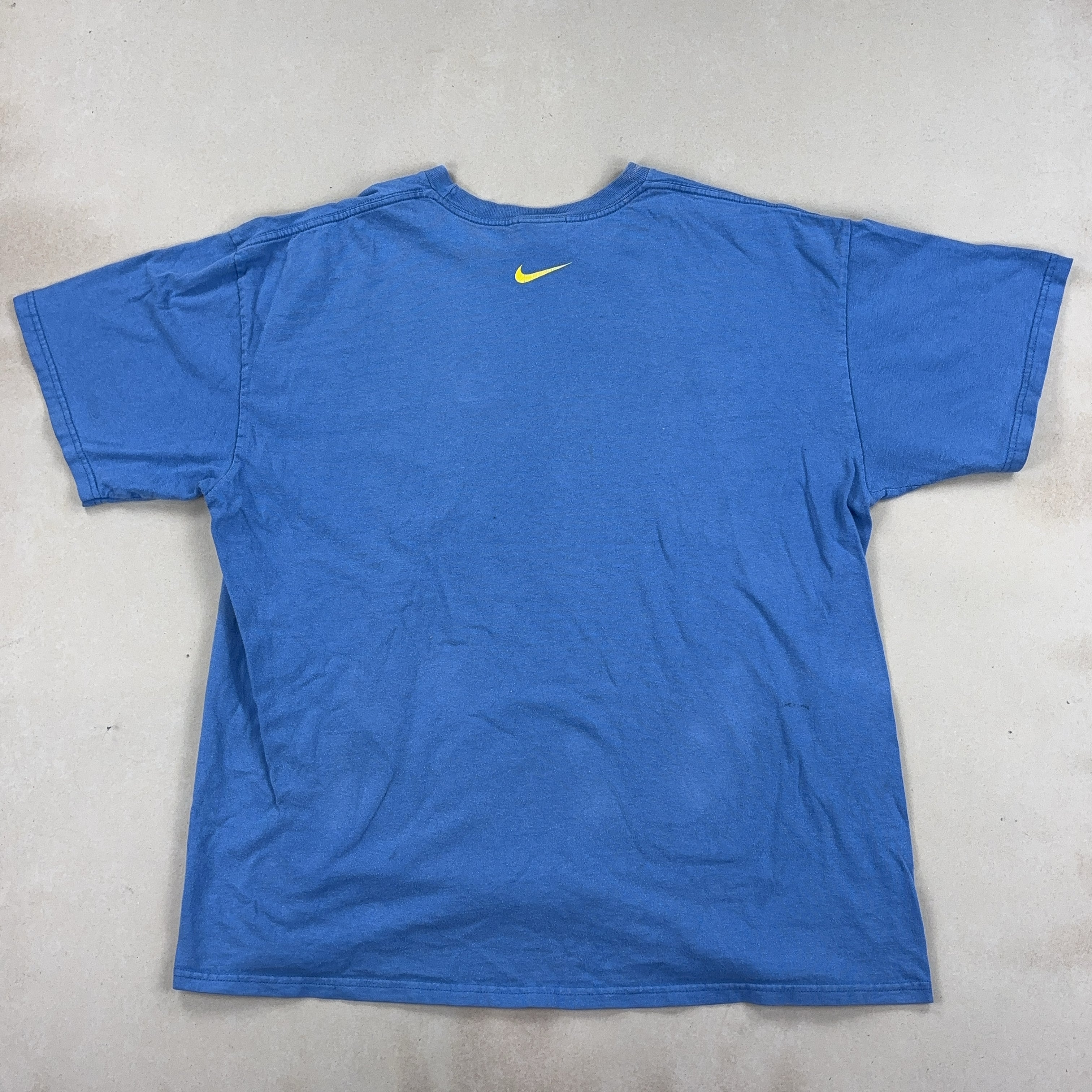 NIKE TEE - MEDIUM