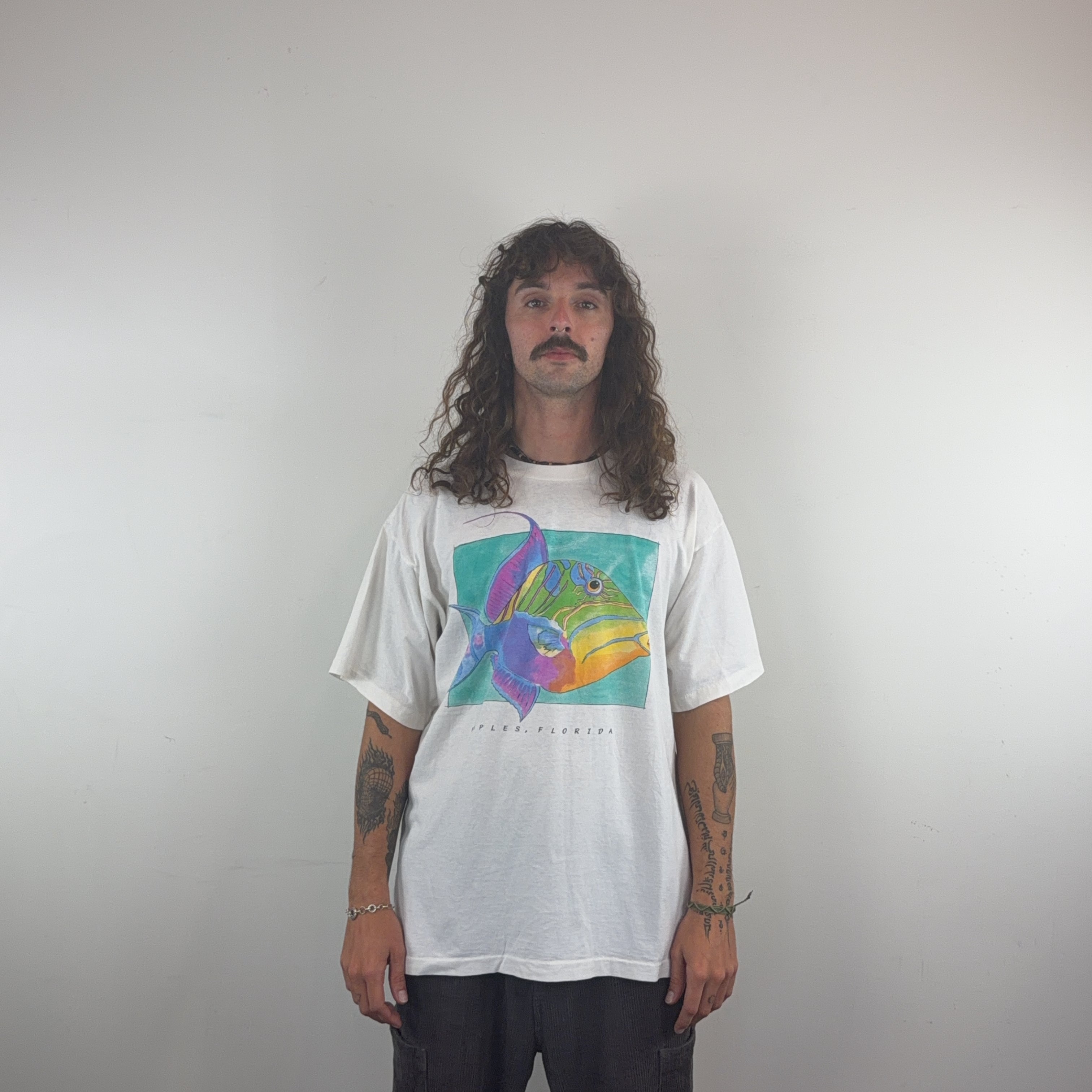 GRAPHIC VINTAGE TEE - X LARGE