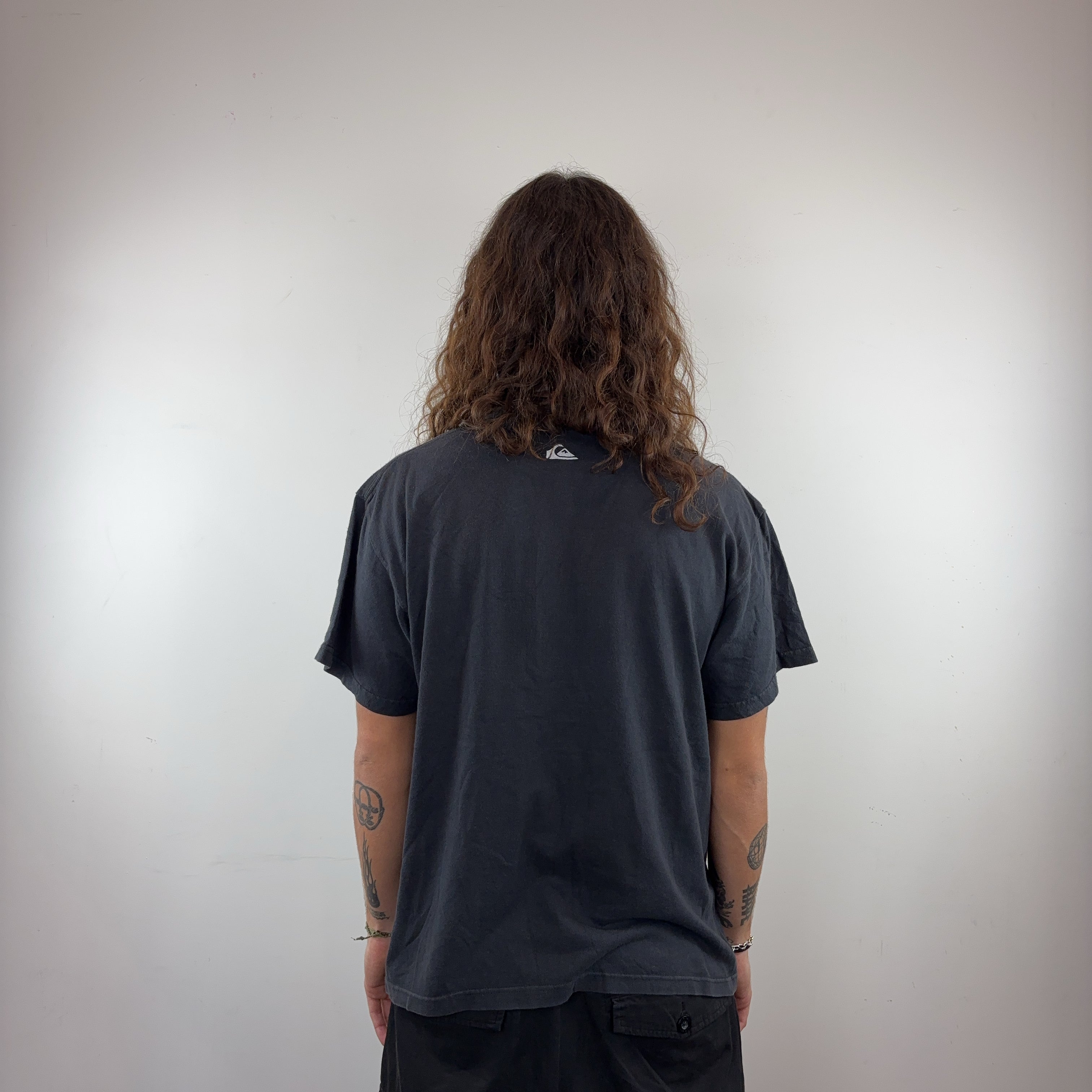 BLACK QUIKSILVER TEE - MEDIUM