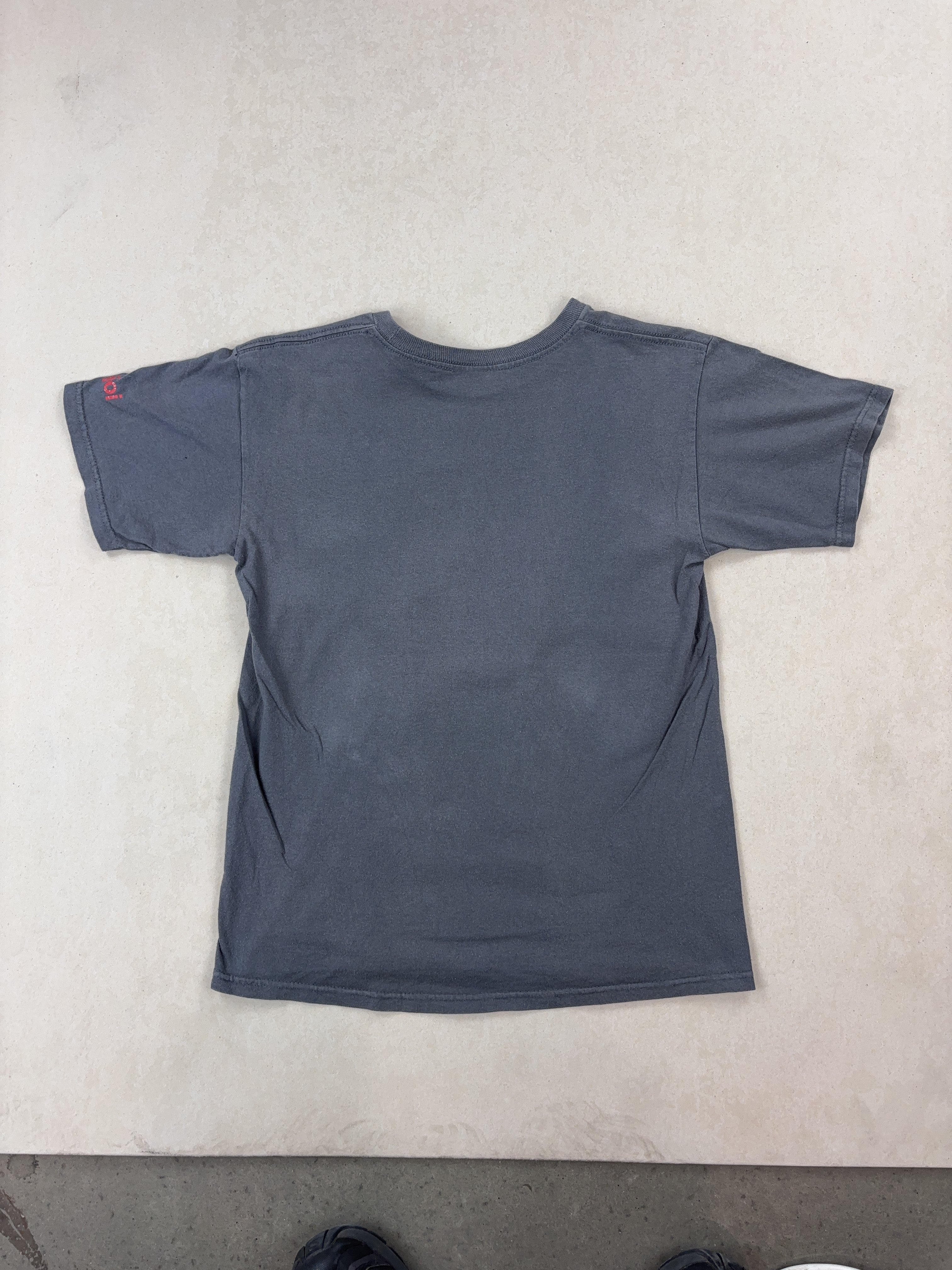 GRAPHIC TEE - SMALL