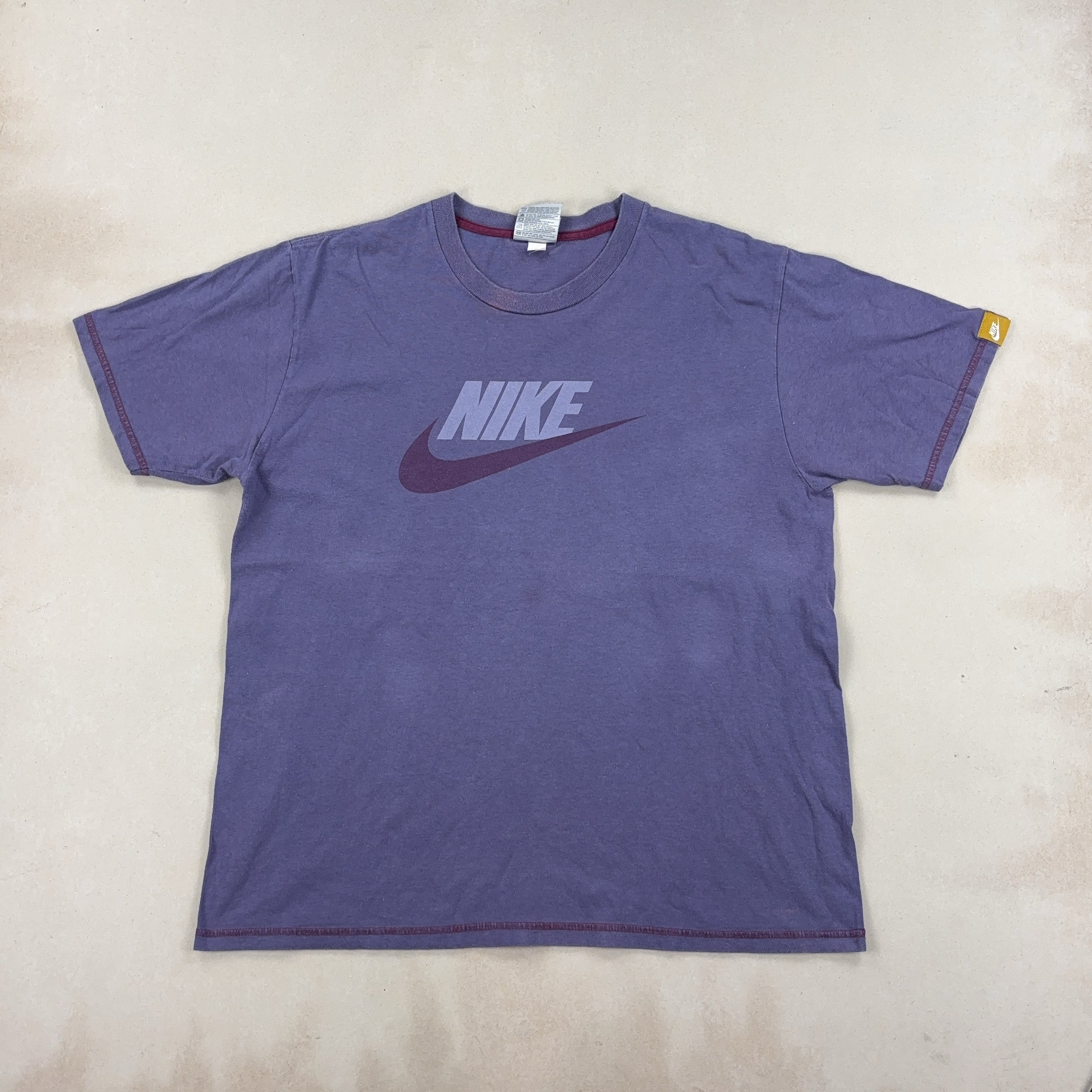NIKE TEE - MEDIUM