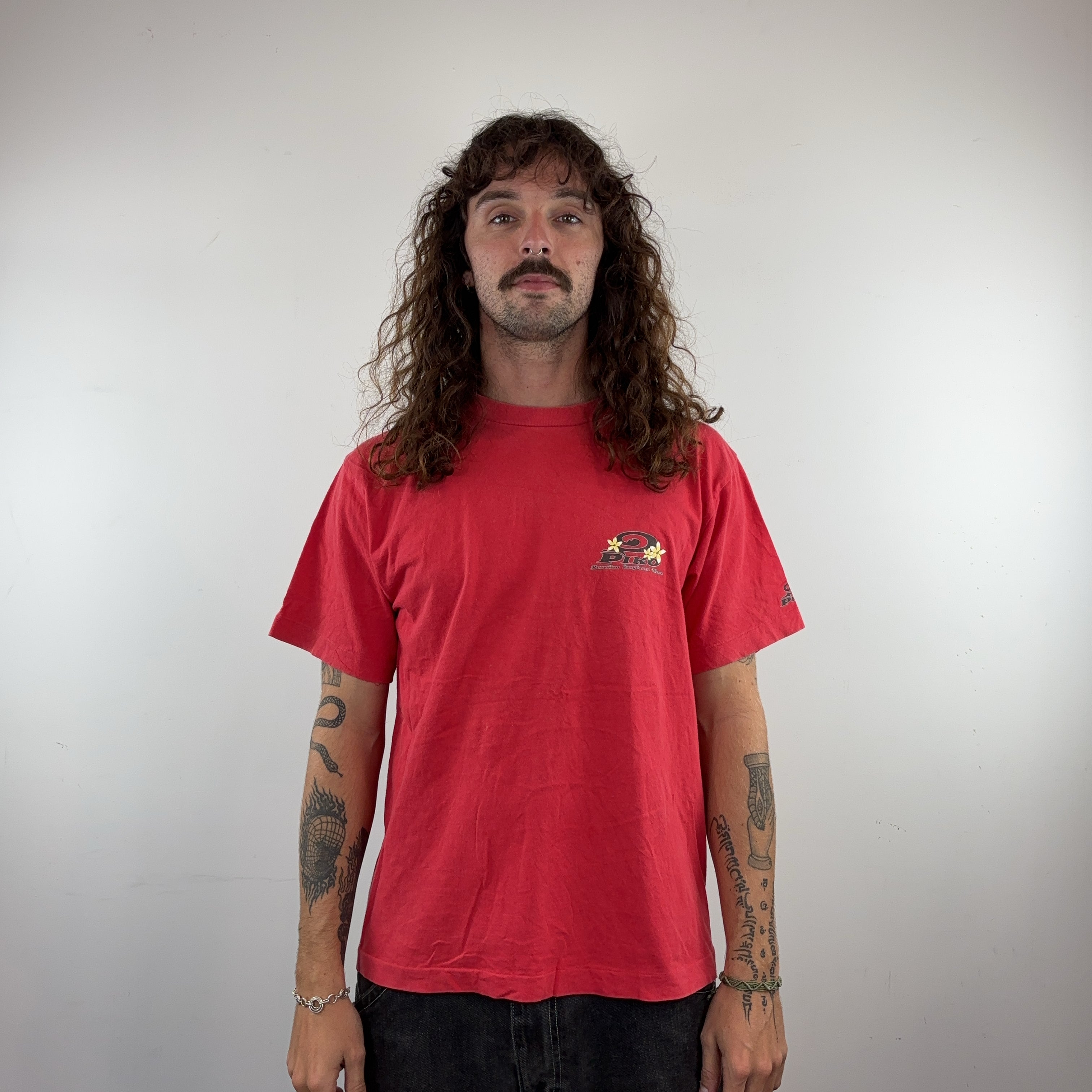 RED PIKO TEE - MEDIUM