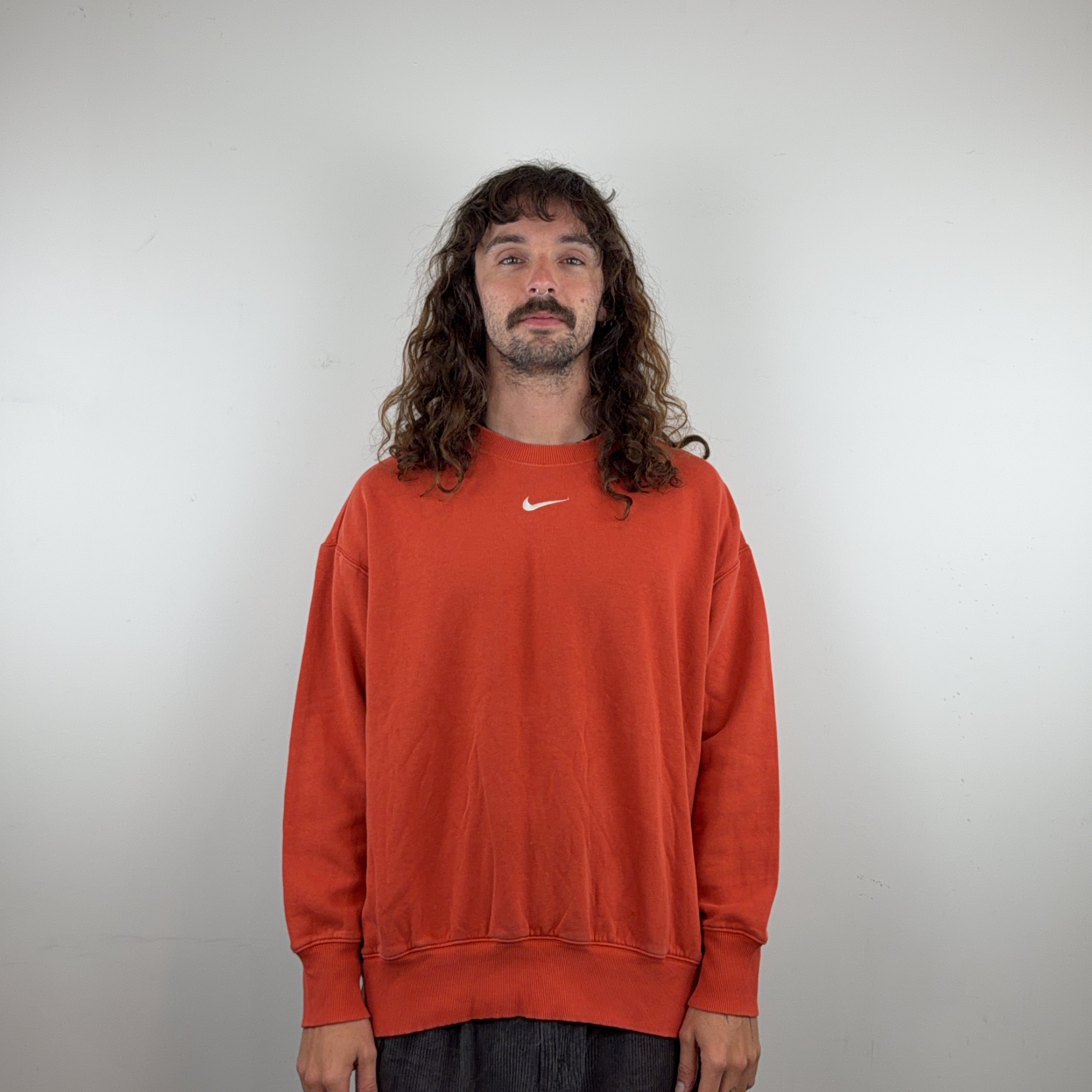 NIKE CREW - MEDIUM