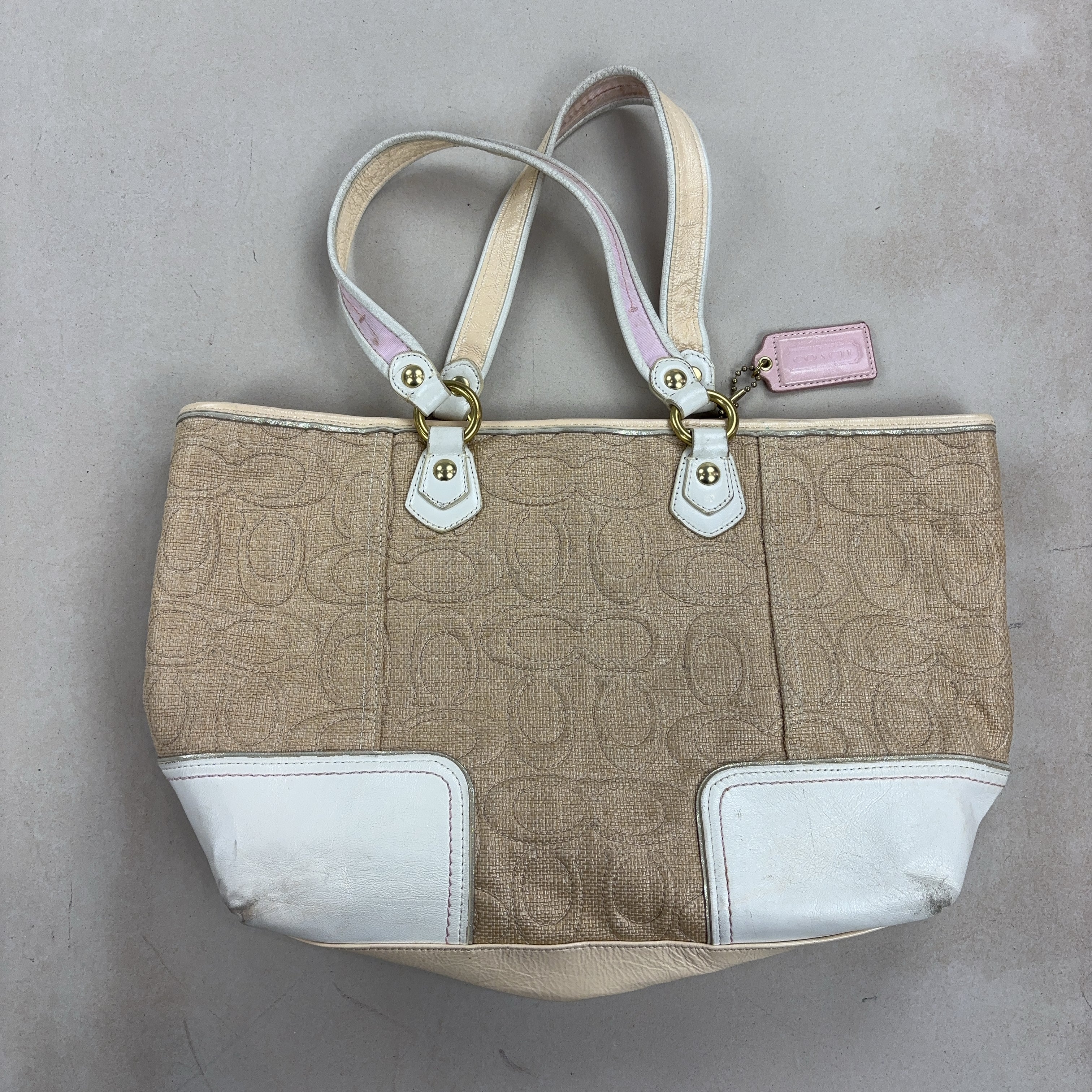 COACH HANDBAG - MEDIUM