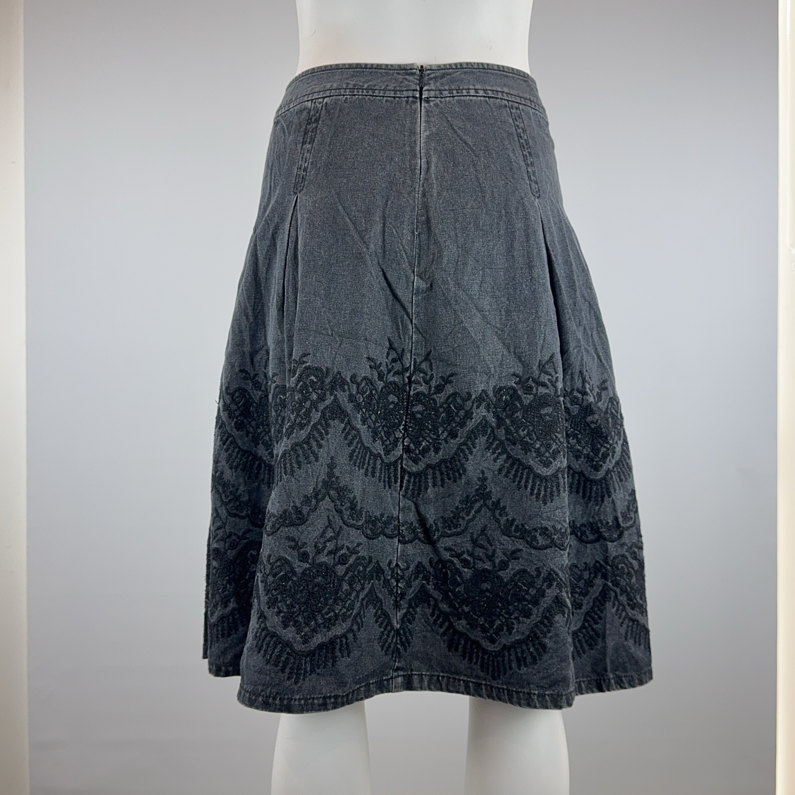 VINTAGE SKIRT - SMALL