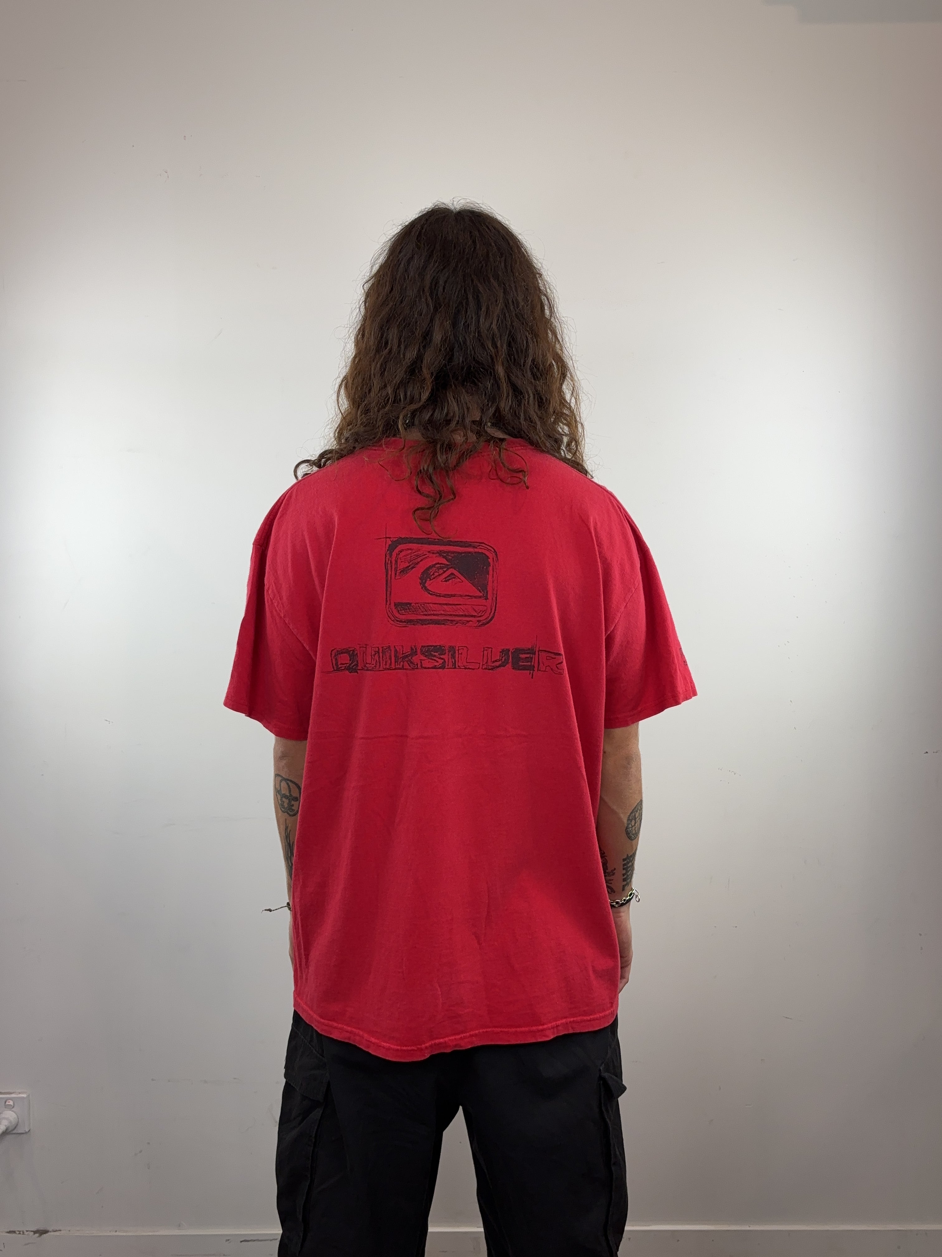 QUIKSILVER TEE - LARGE