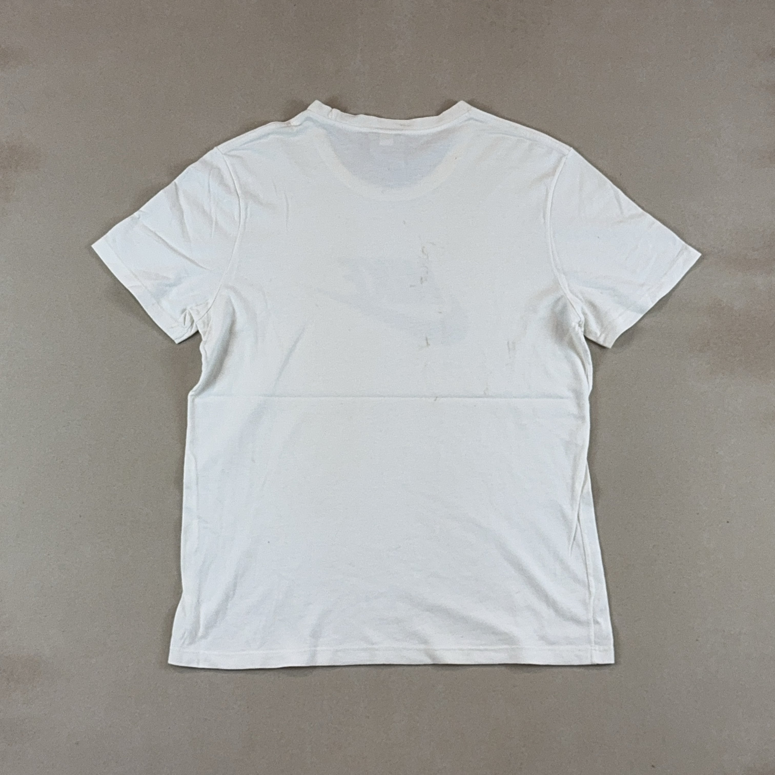 NIKE WHITE TEE - MEDIUM