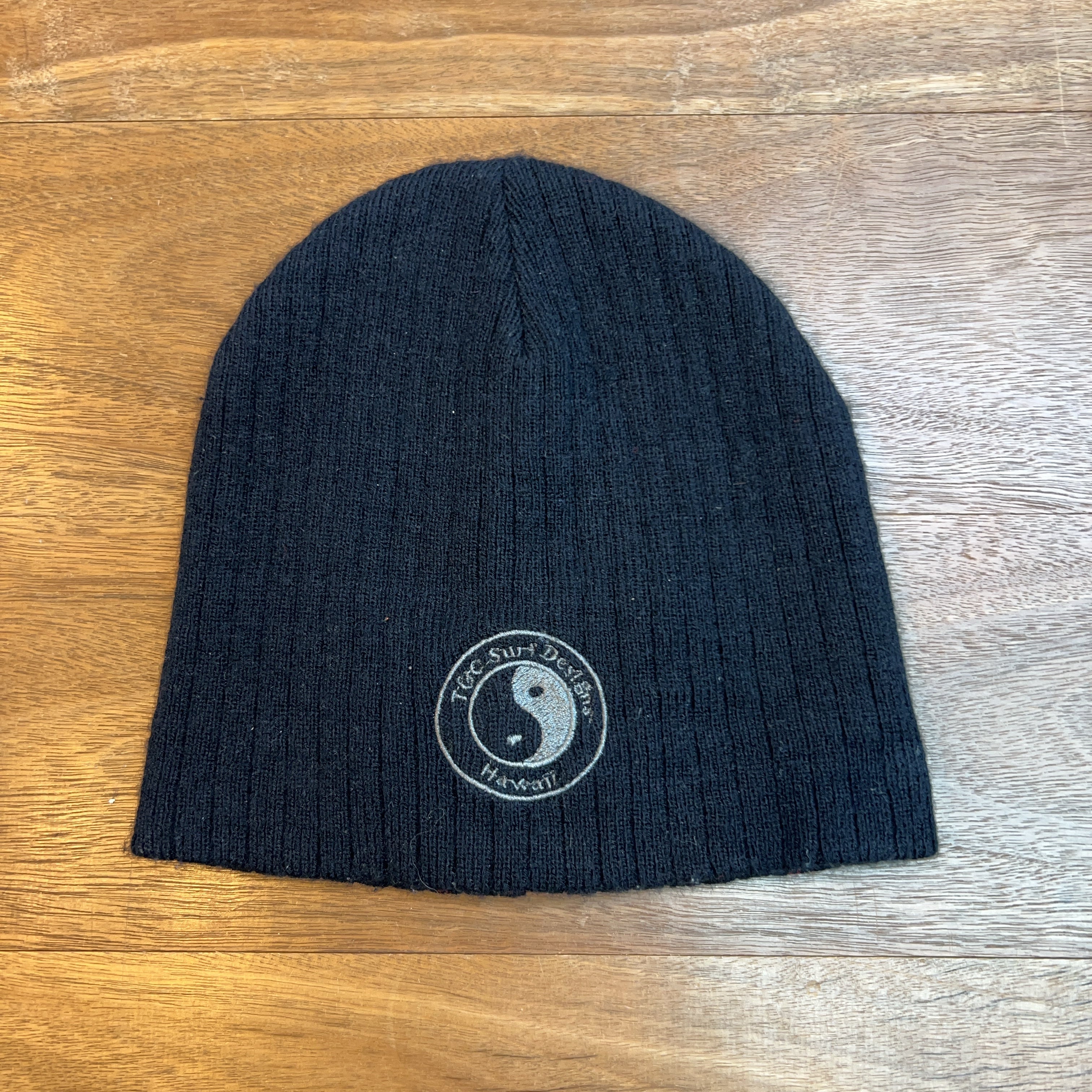 T & C BEANIE - ONE SIZE
