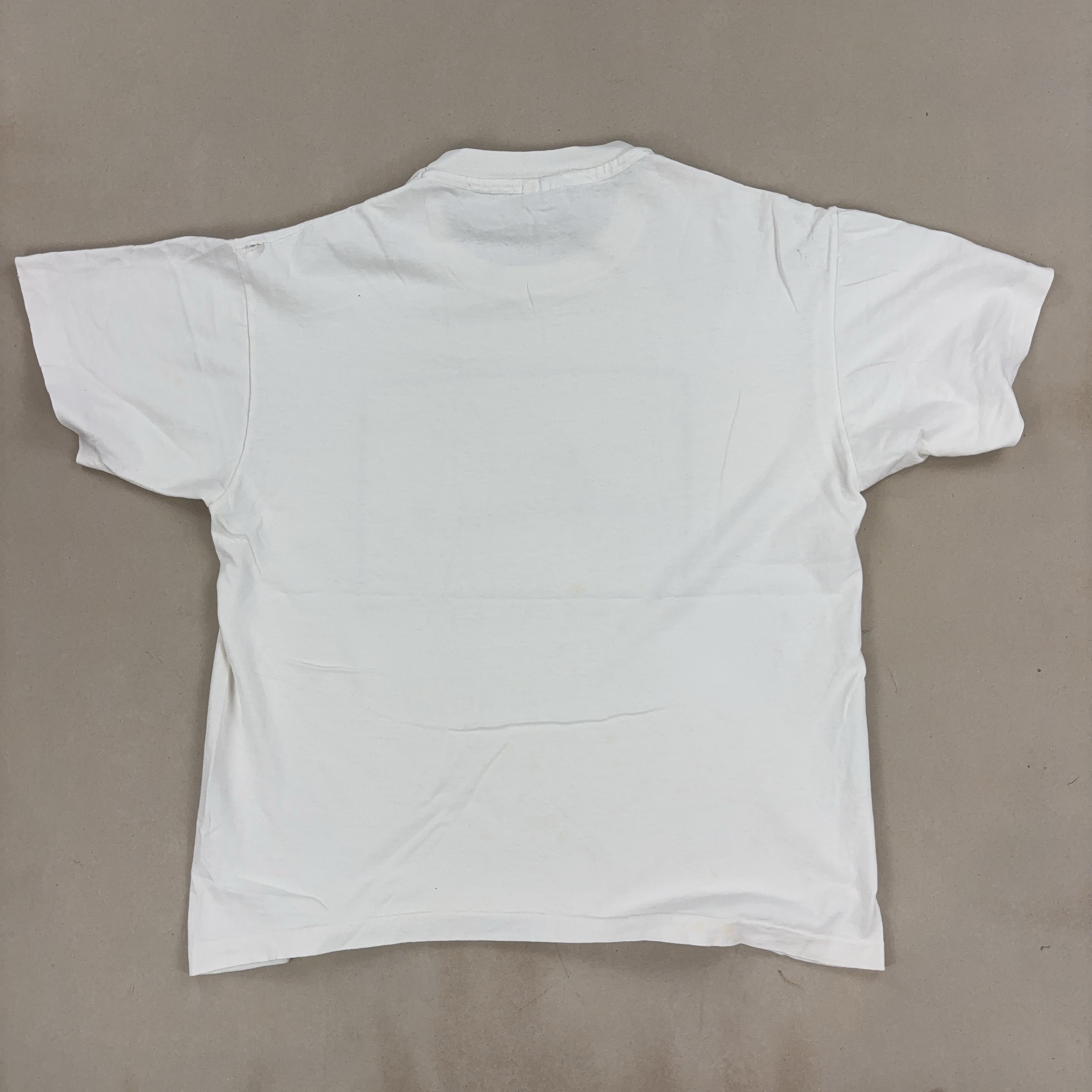 GRAPHIC WHITE TEE - SMALL