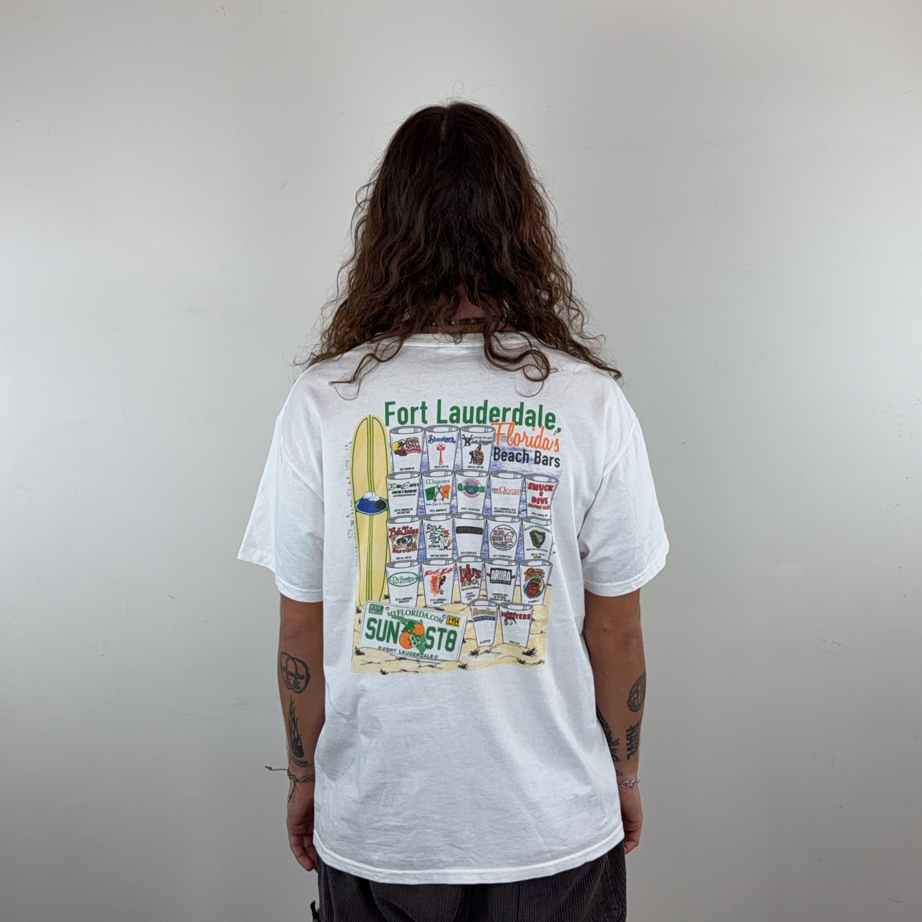 GRAPHIC VINTAGE TEE - LARGE