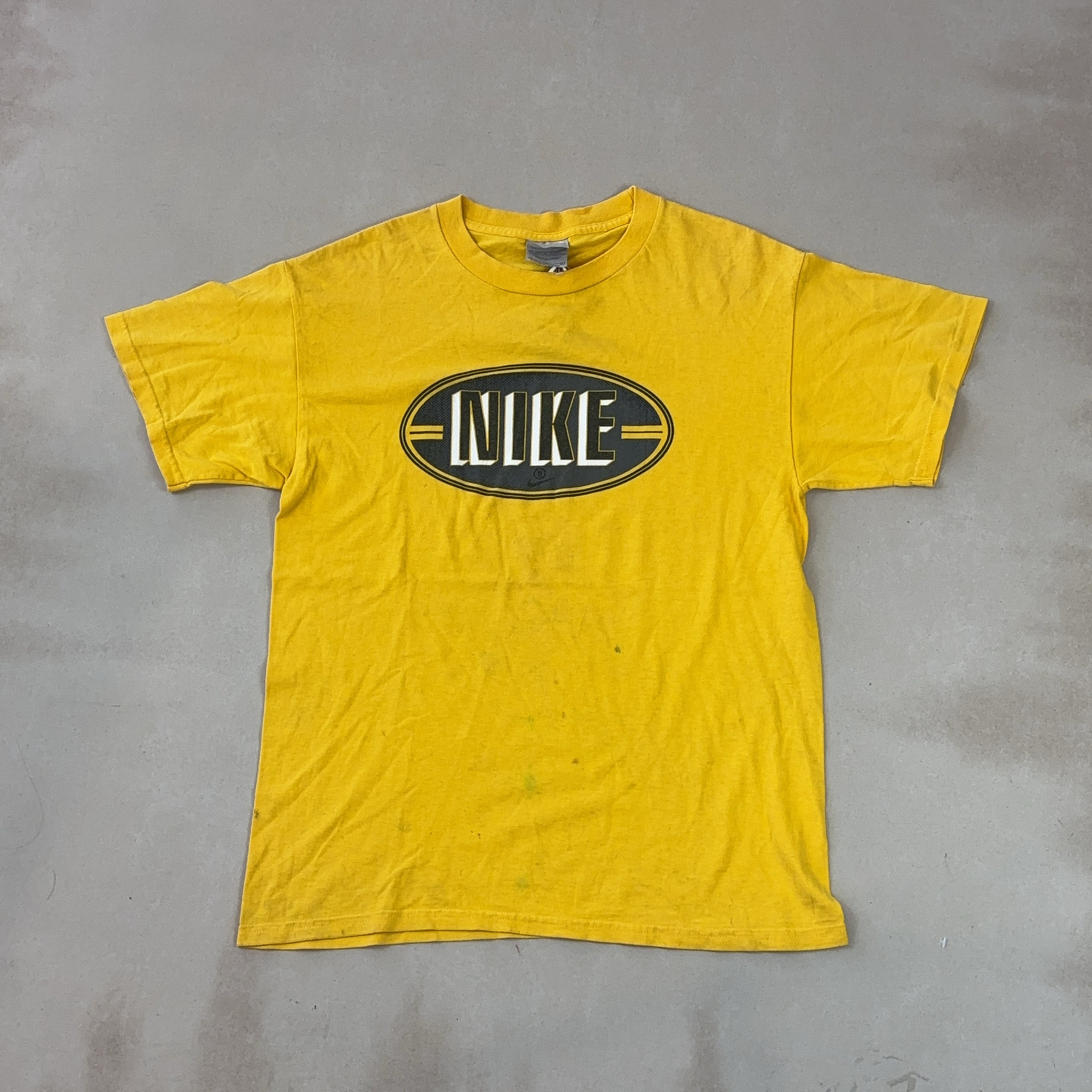 NIKE TEE - MEDIUM