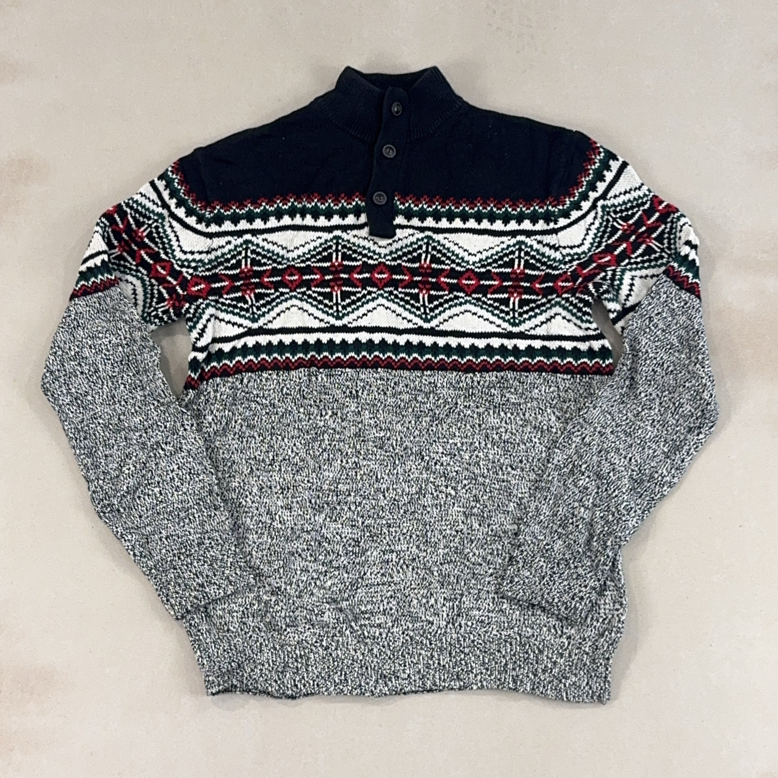 CHAPS BLACK & WHITE PATTERN KNIT - MEDIUM