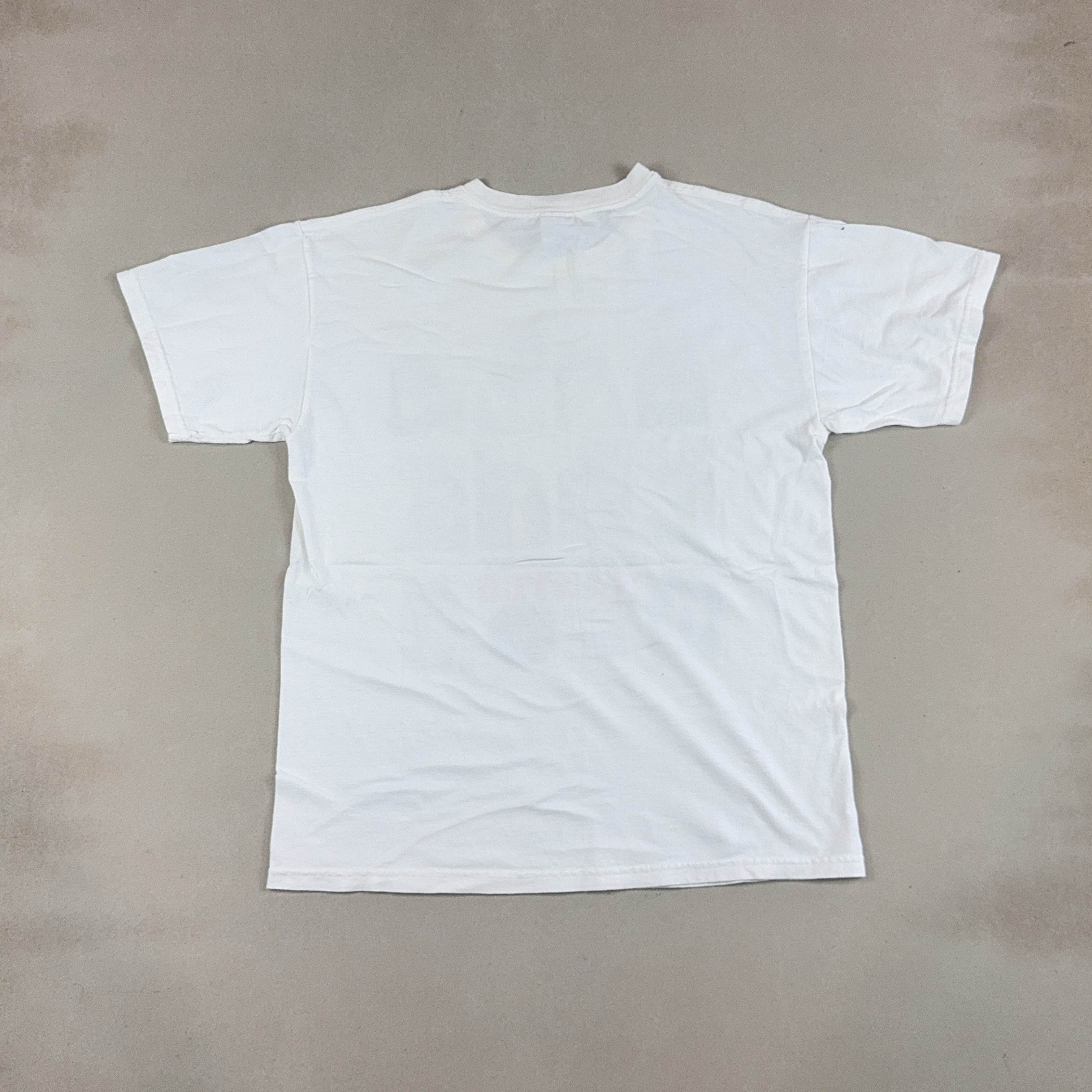 GRAPHIC TEE - MEDIUM