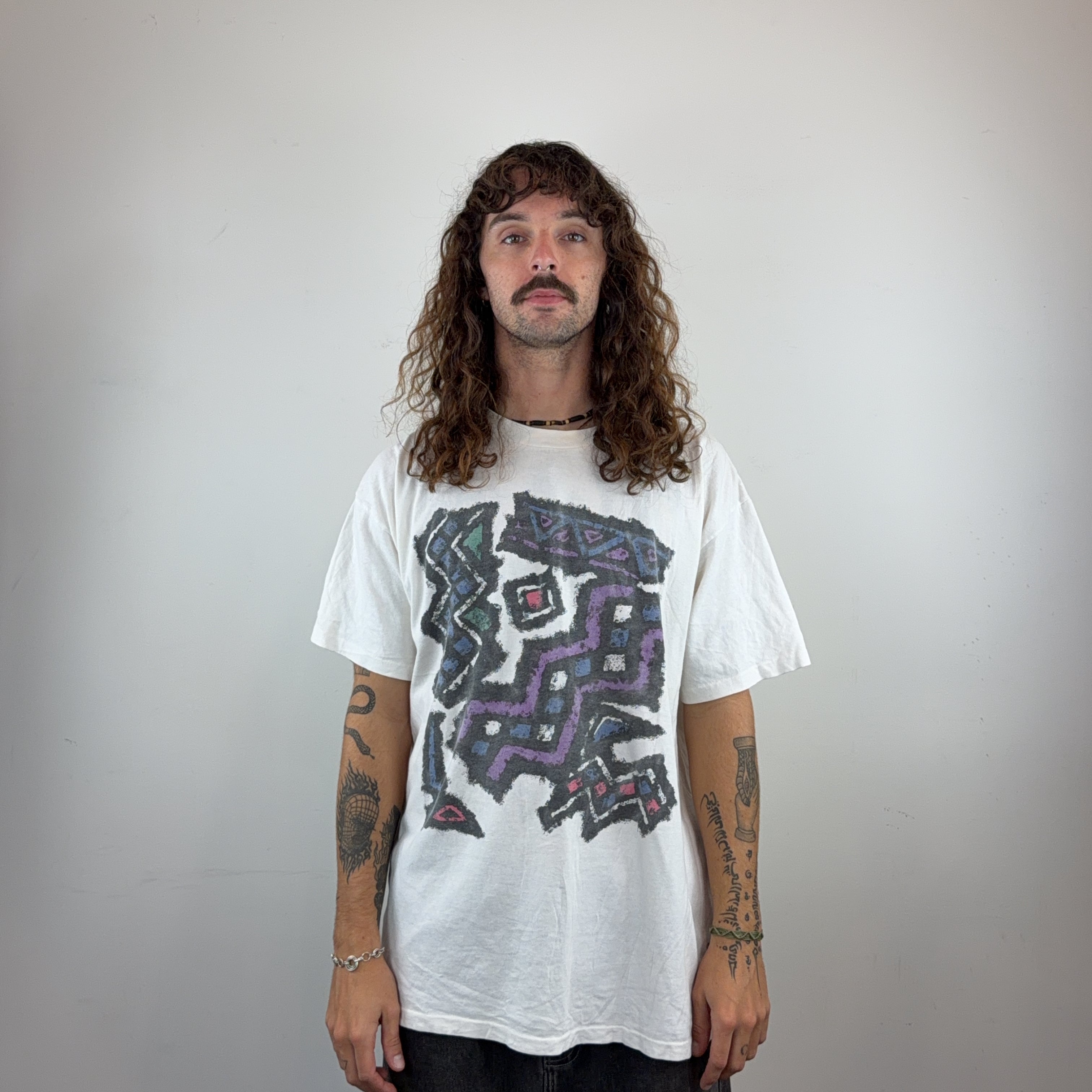 GRAPHIC WHITE TEE - LARGE