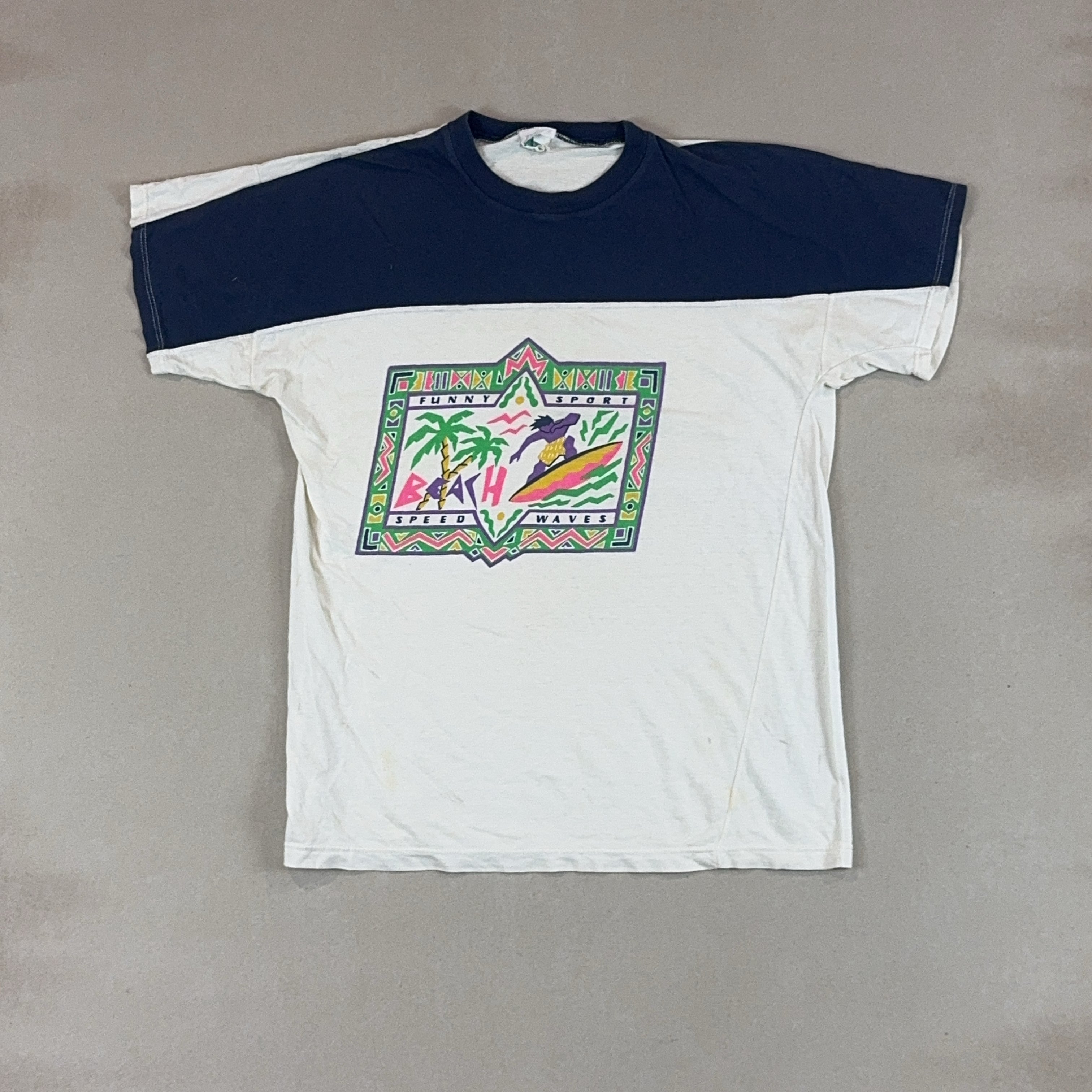 GRAPHIC TEE - MEDIUM