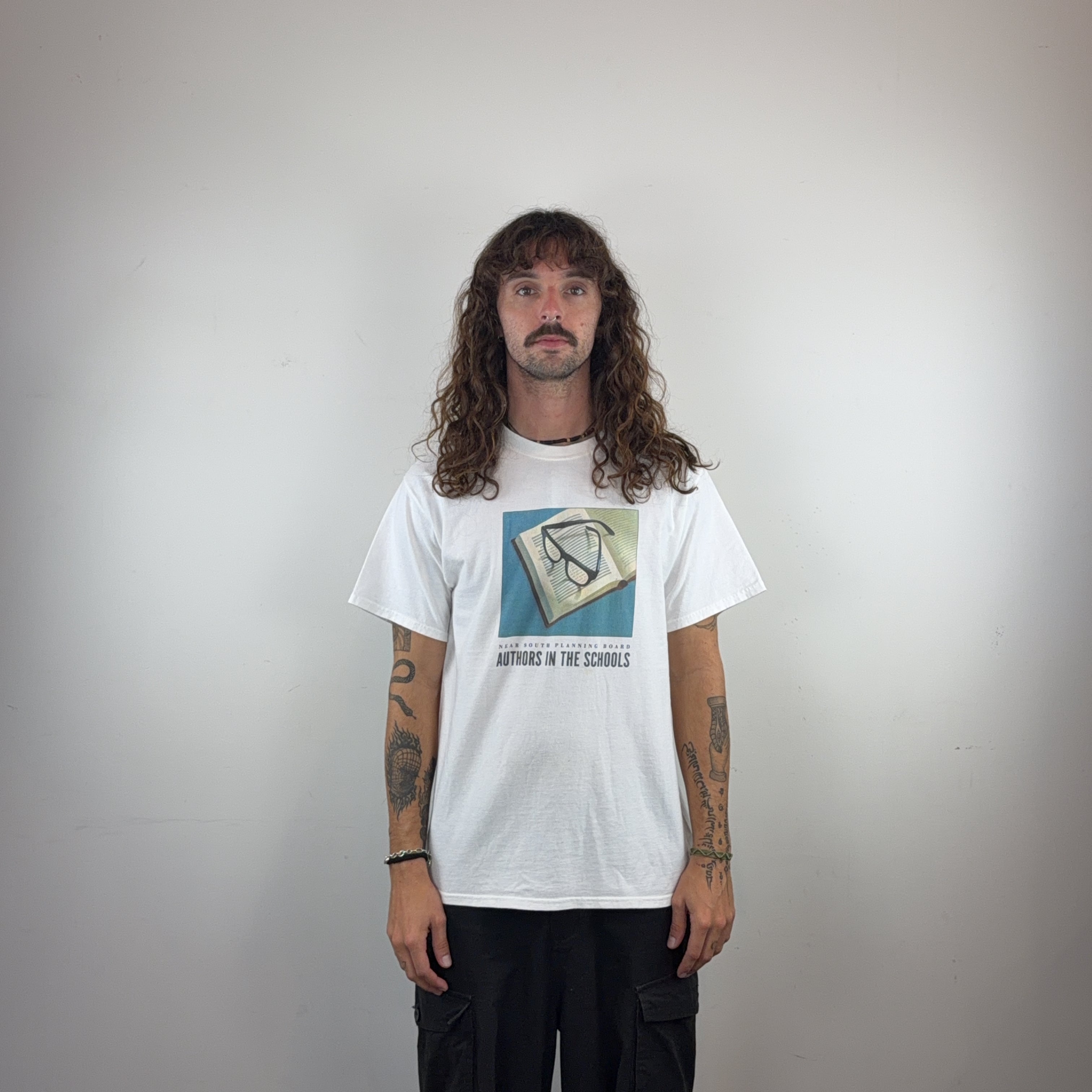 VINTAGE GRAPHIC TEE - LARGE