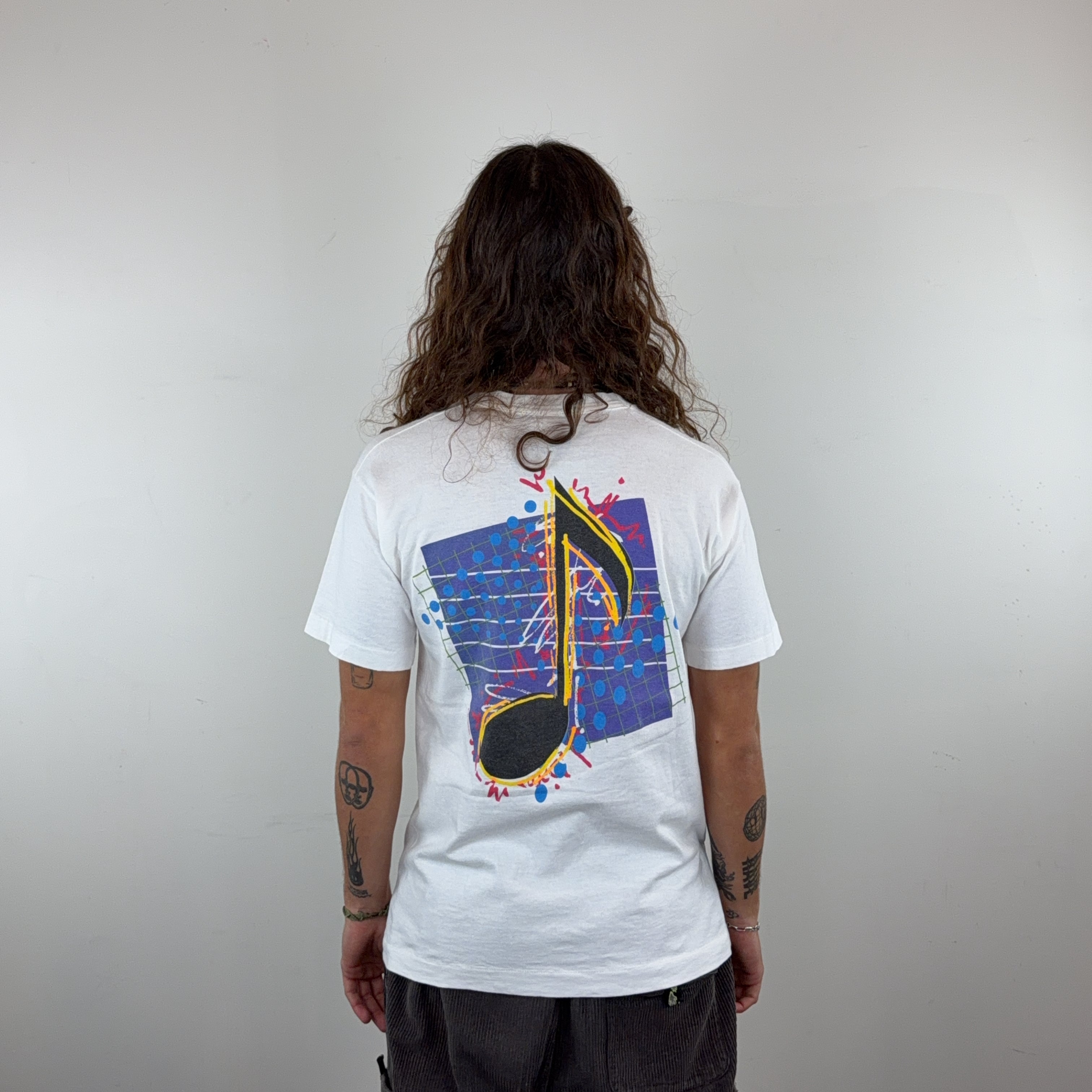 FRUIT OF THE LOOM TEE - MEDIUM