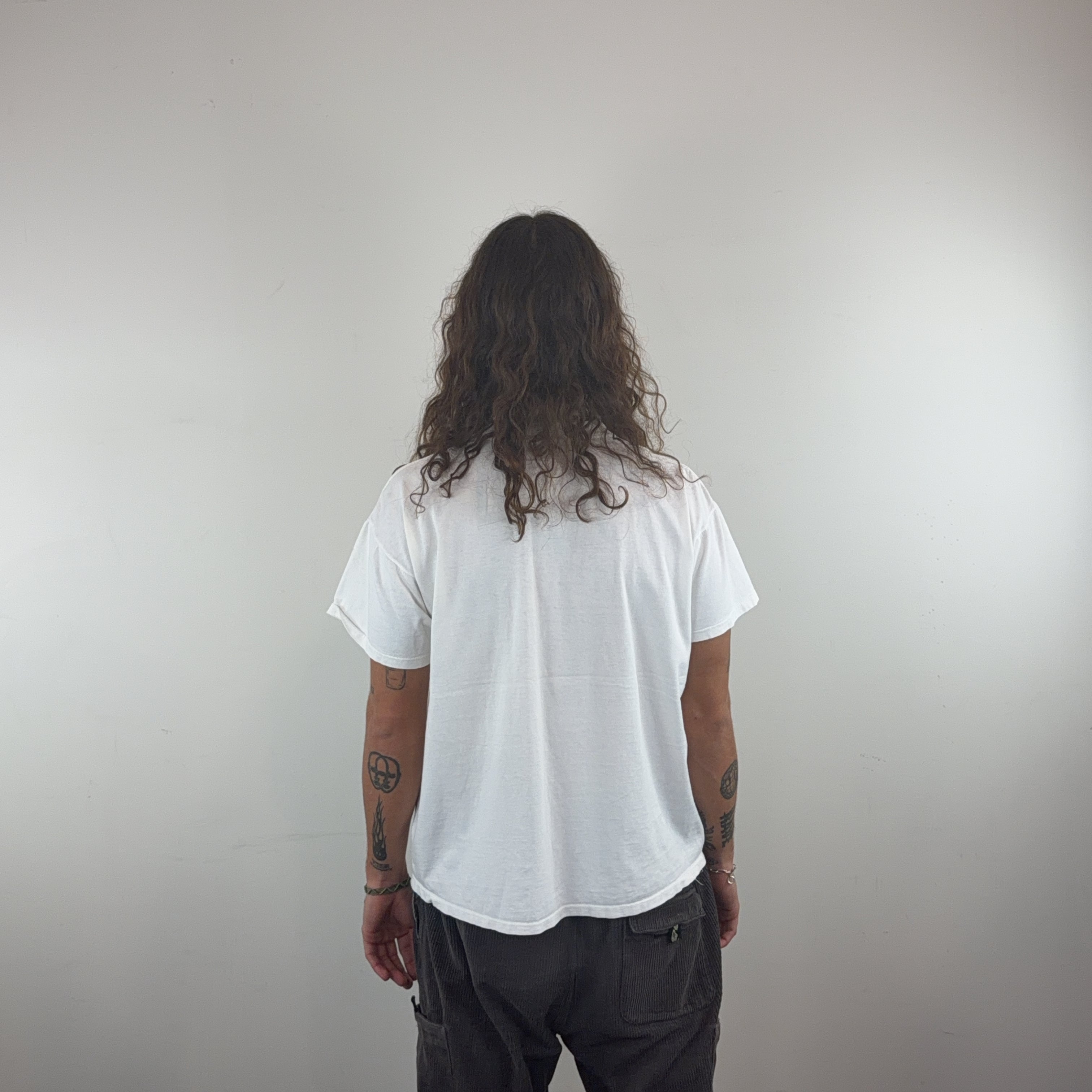 GRAPHIC TEE - MEDIUM