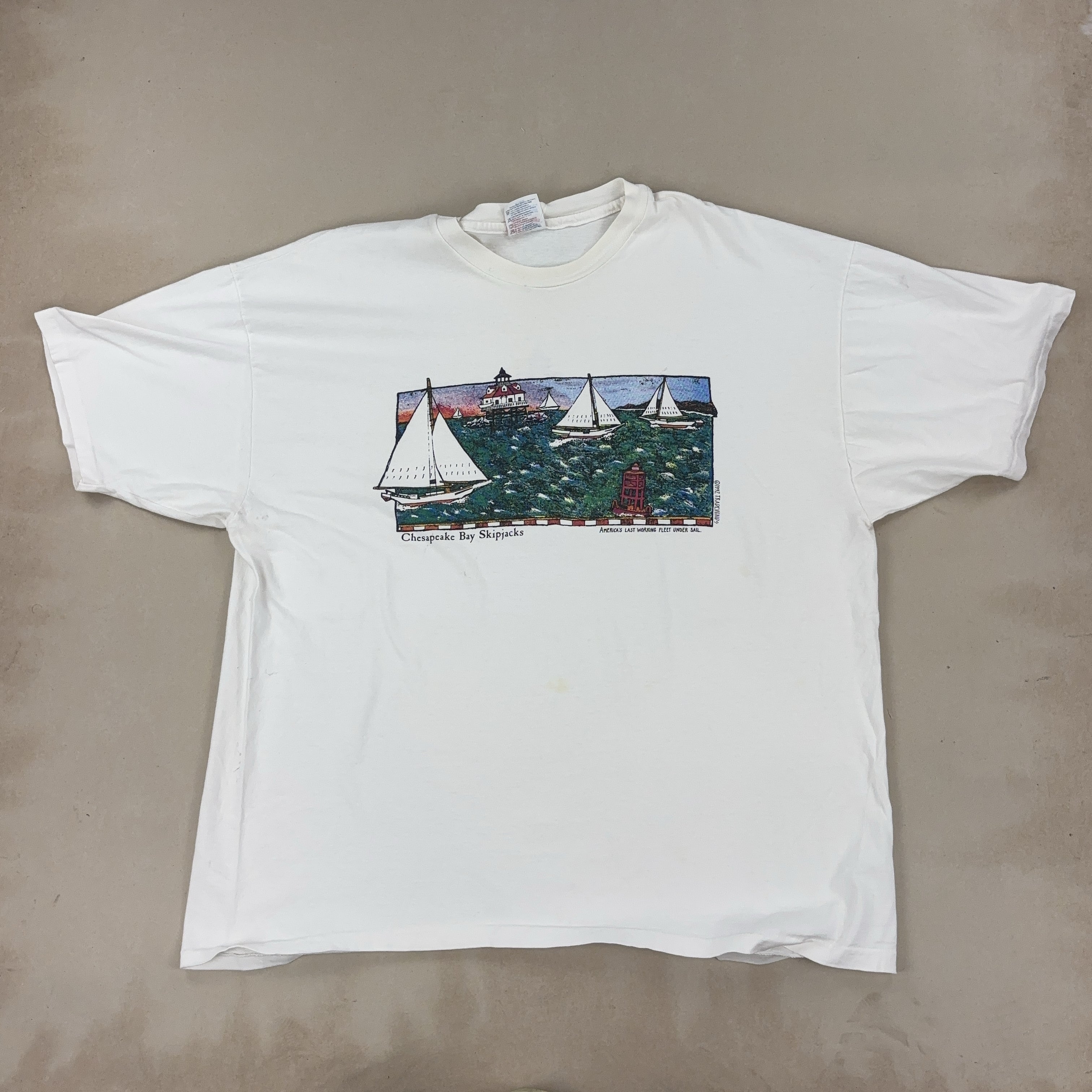 GRAPHIC WHITE TEE - 2X LARGE