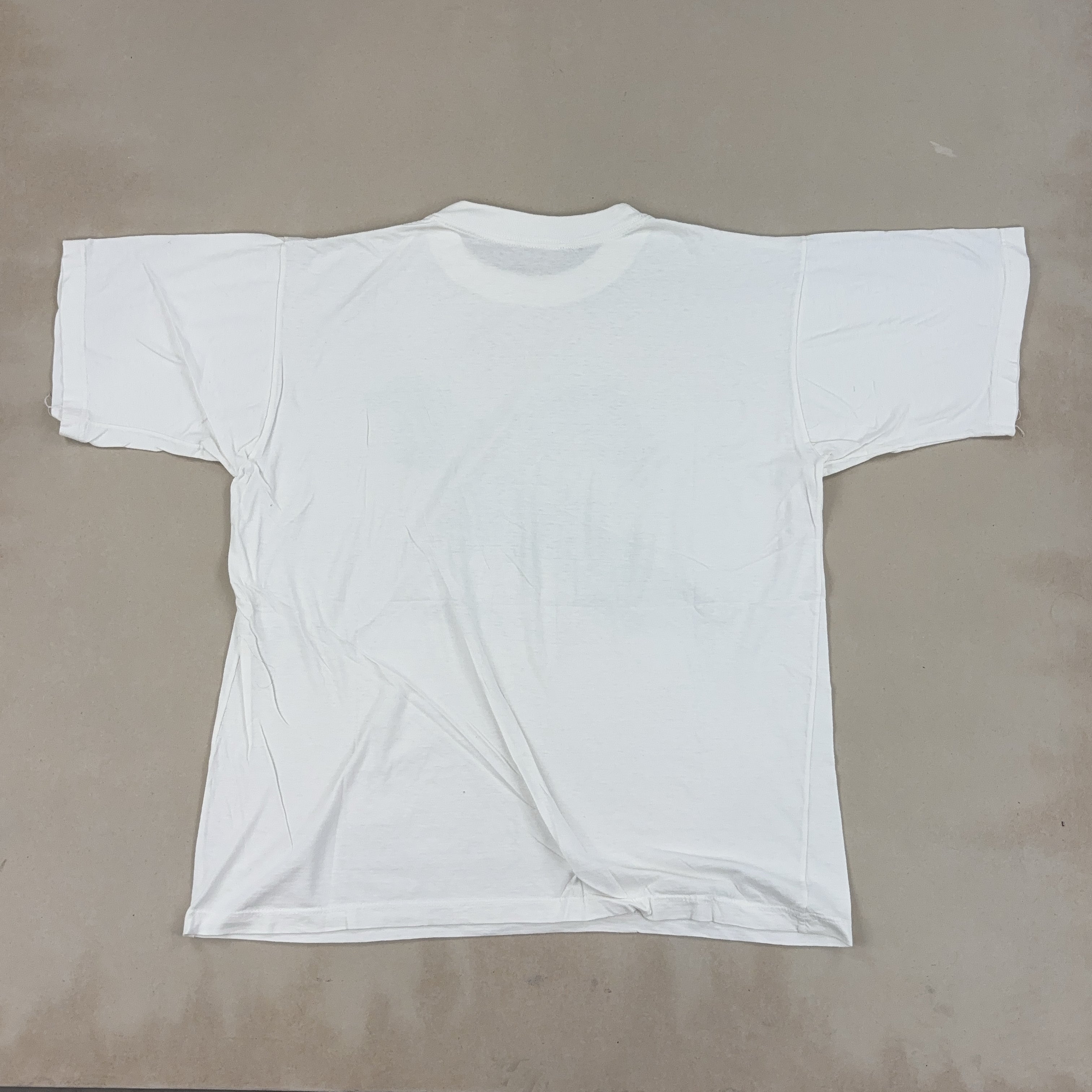 DOLPHIN GRAPHIC TEE TEE - MEDIUM