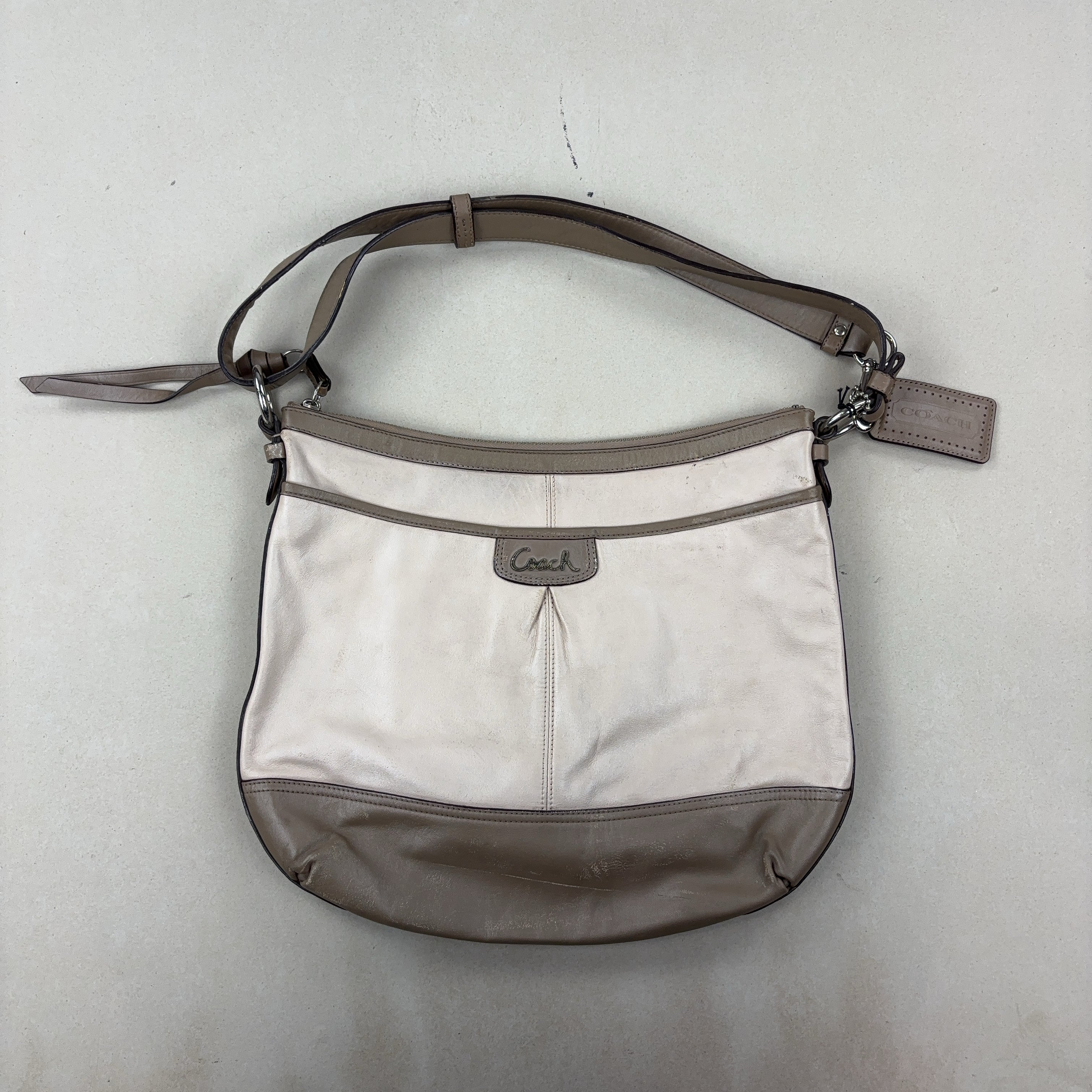 COACH HANDBAG - MEDIUM