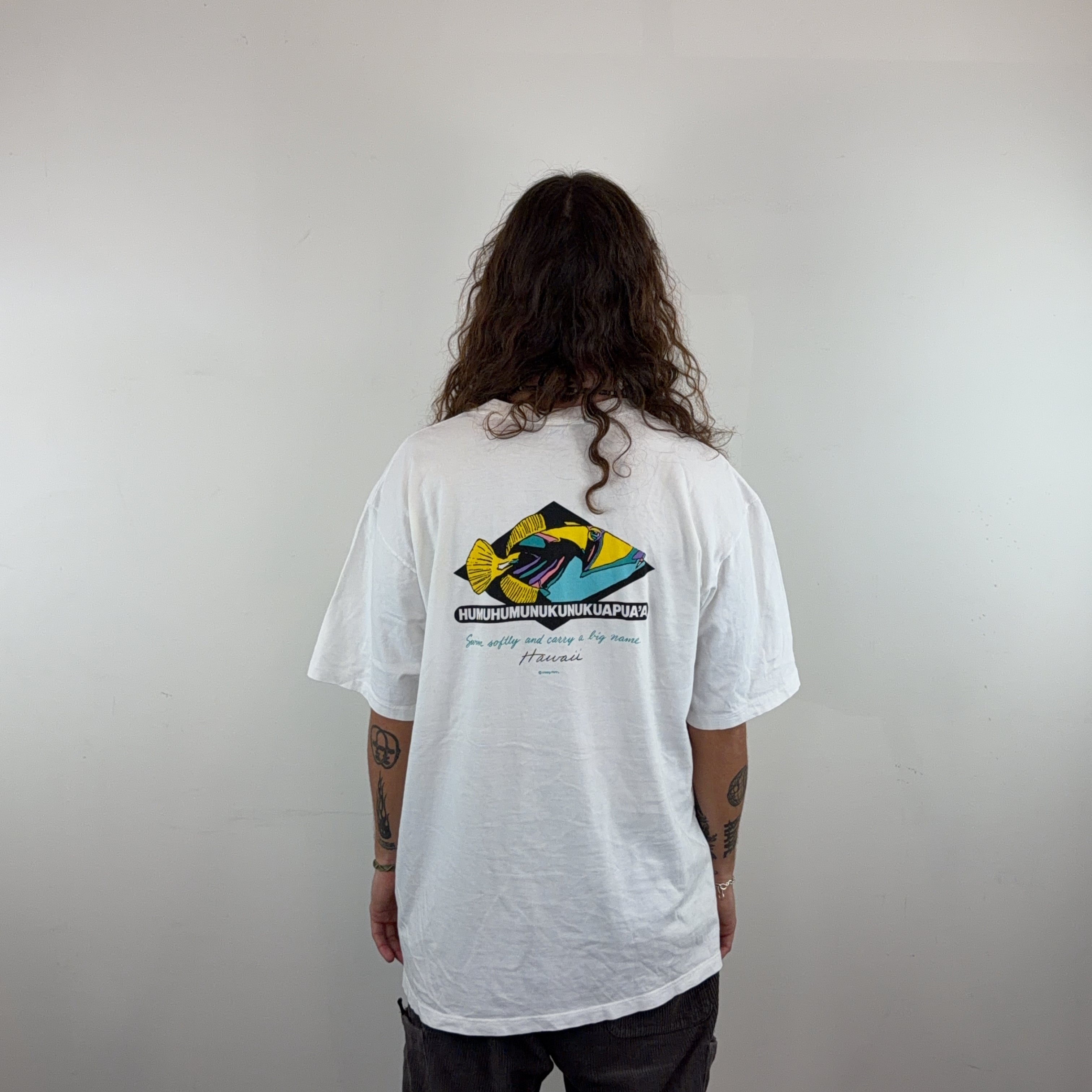 'HAWAII' GRAPHIC TEE - LARGE