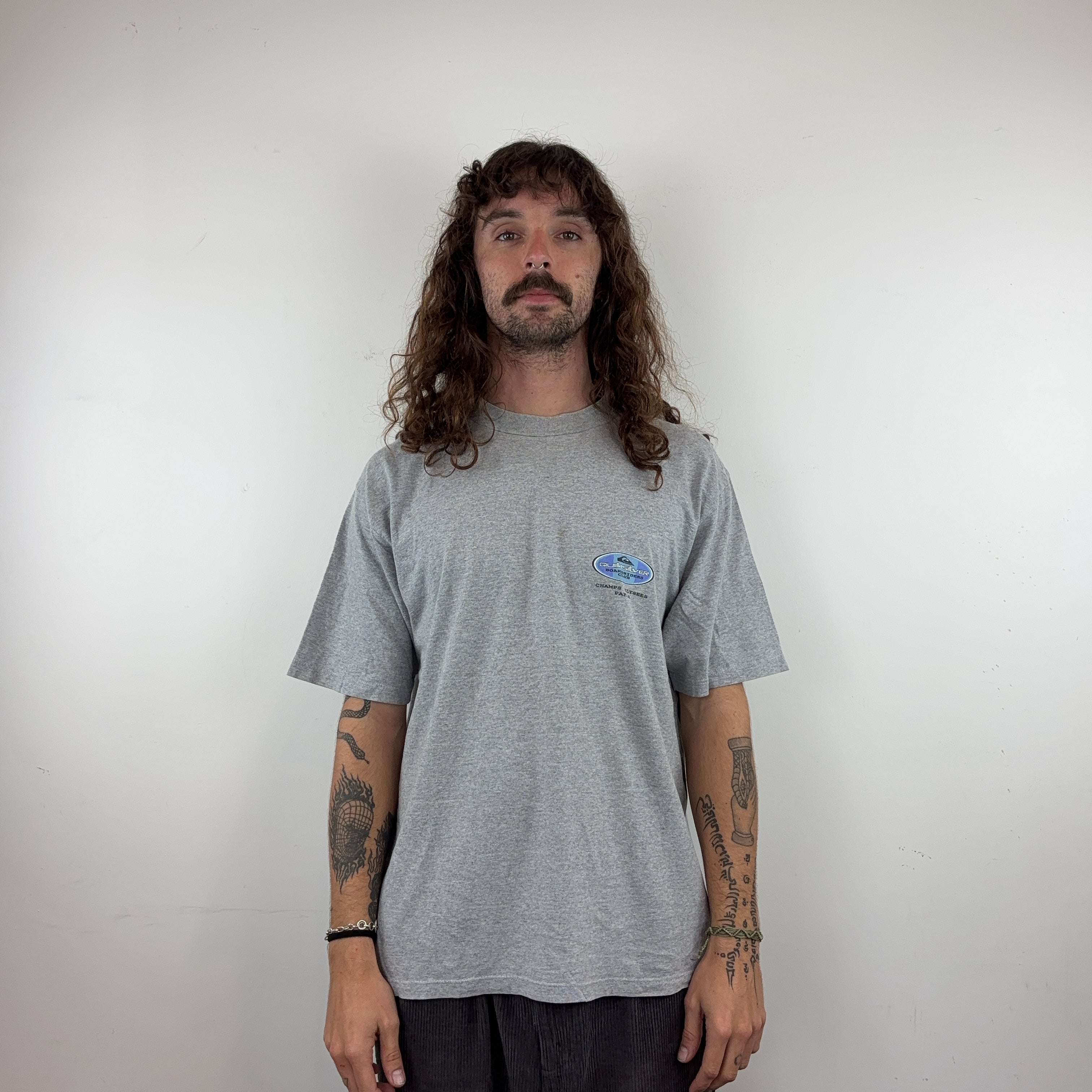 QUIKSILVER TEE - MEDIUM