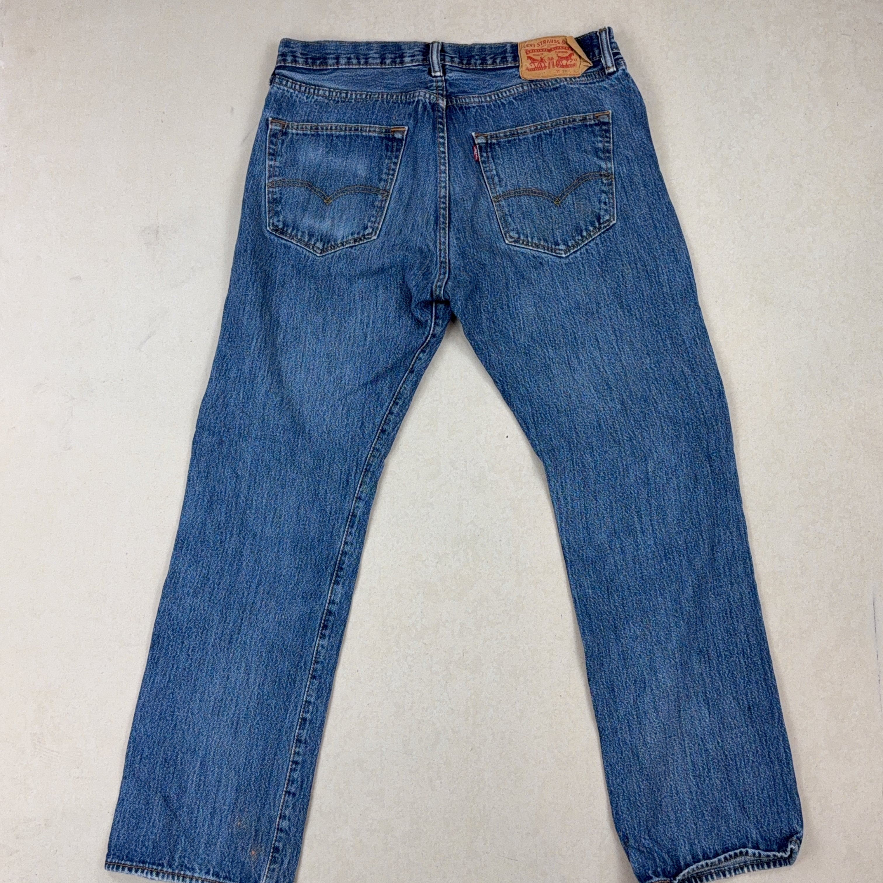 LEVI'S JEANS - LARGE
