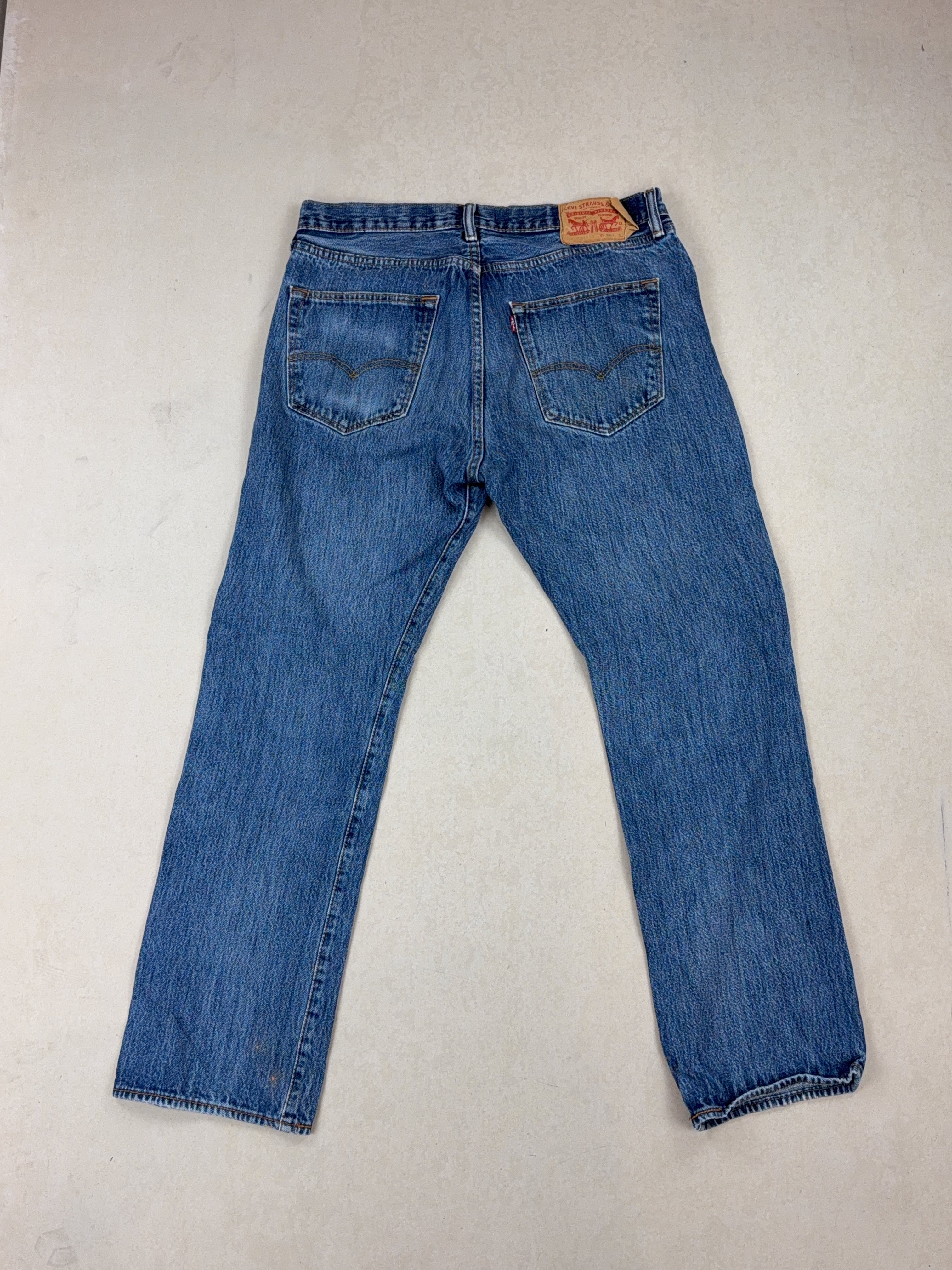 LEVI'S JEANS - LARGE