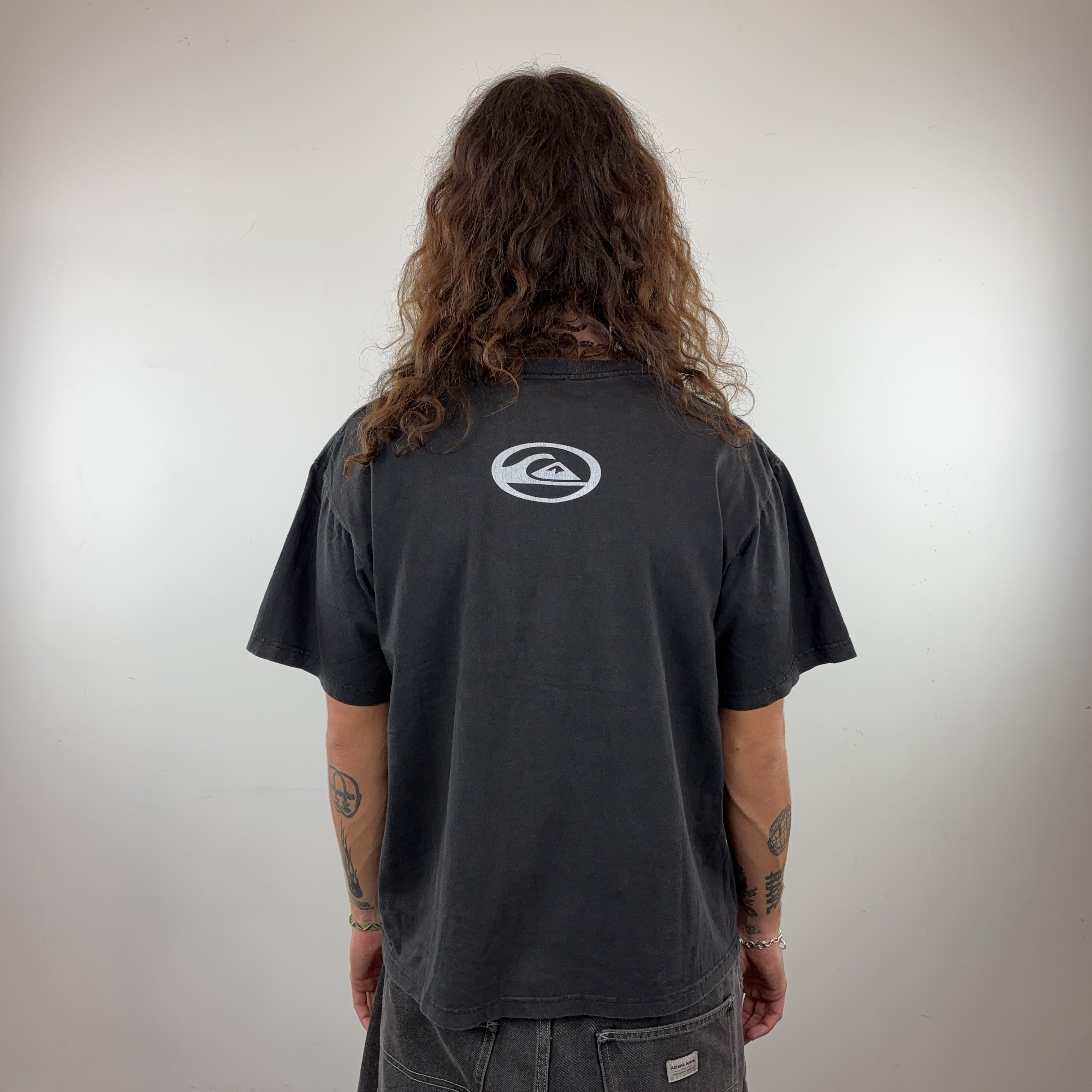 BLACK QUIKSILVER TEE - MEDIUM