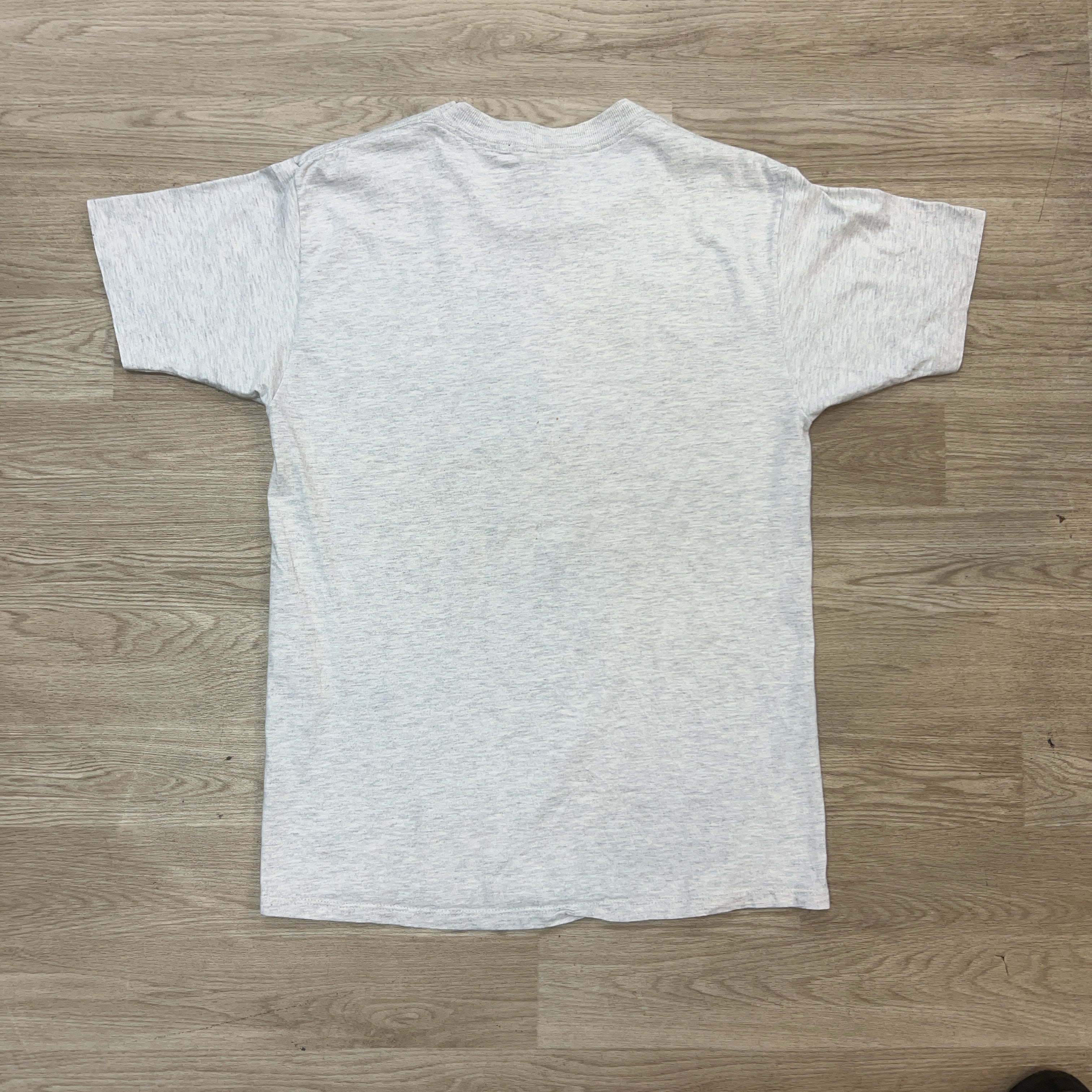 AMERICAN EAGLE OUTFITTERS TEE - MEDIUM