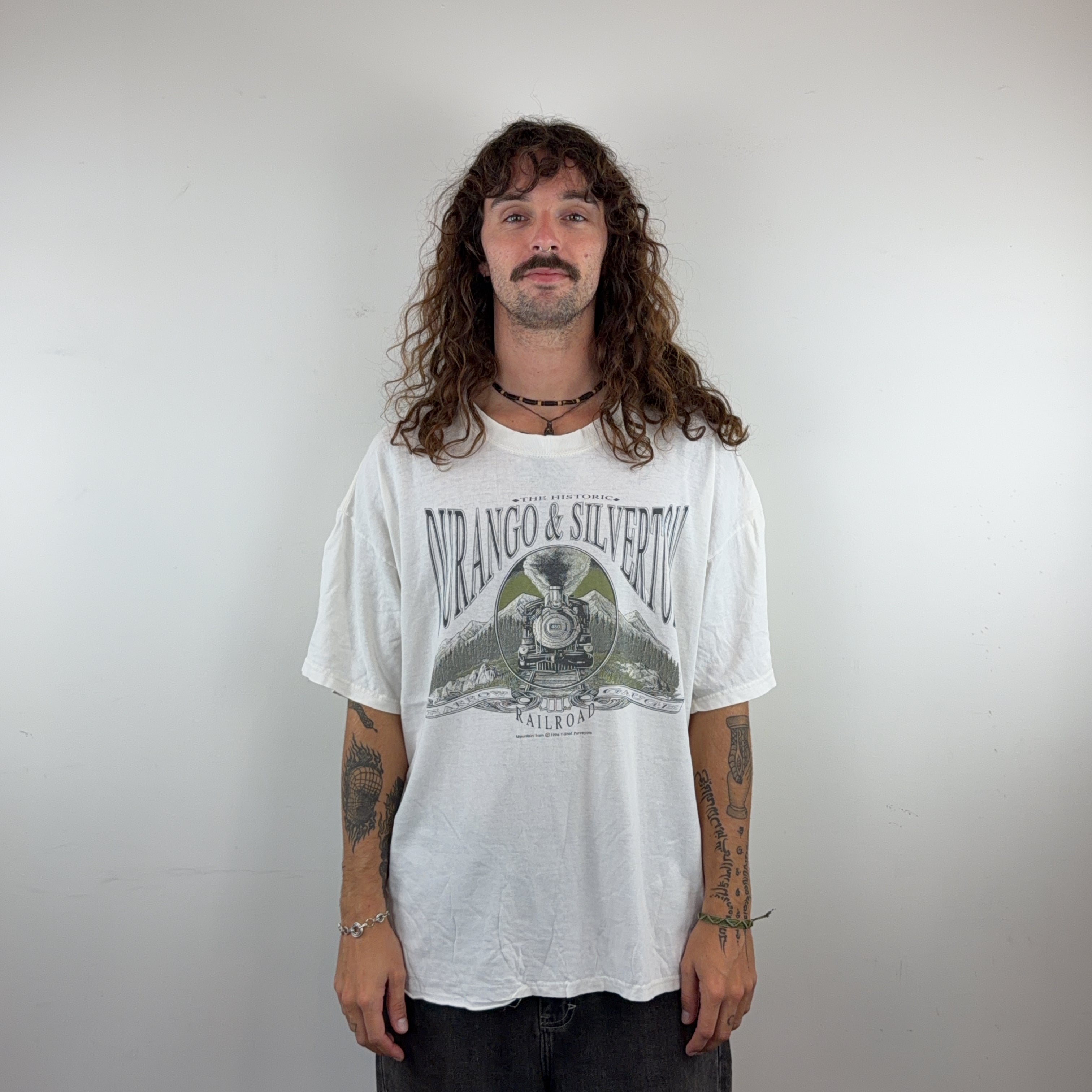GRAPHIC WHITE TEE - X LARGE
