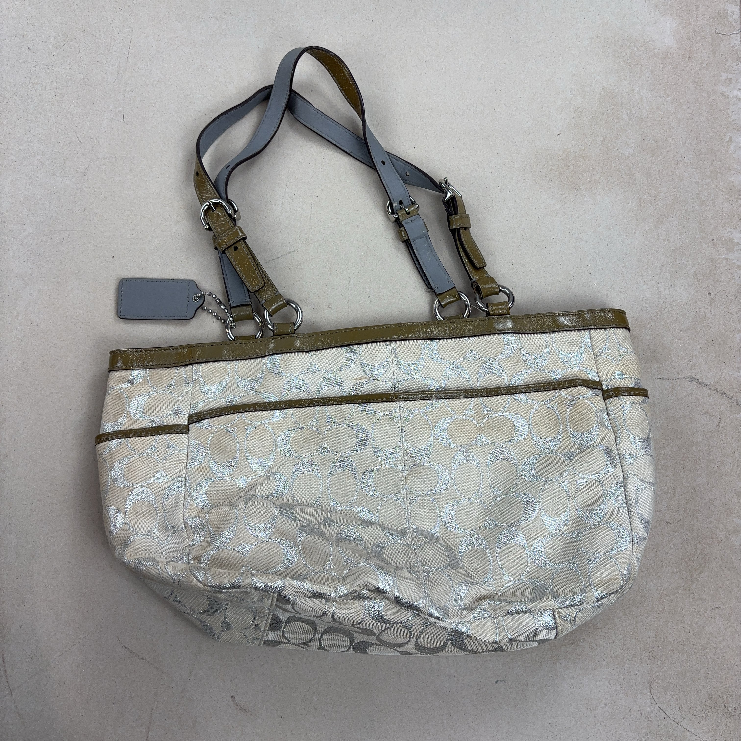 COACH HANDBAG - MEDIUM