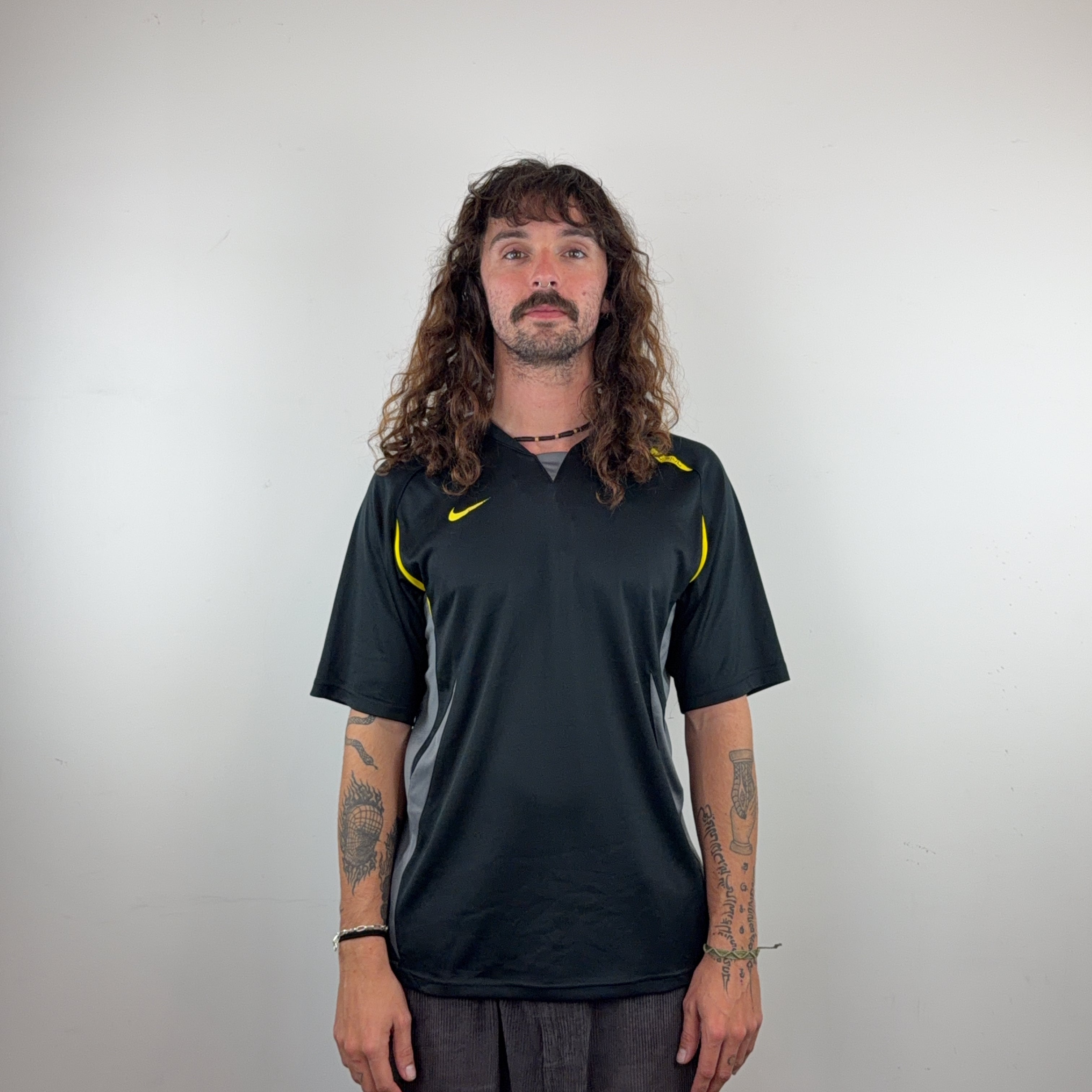 NIKE TEE - MEDIUM