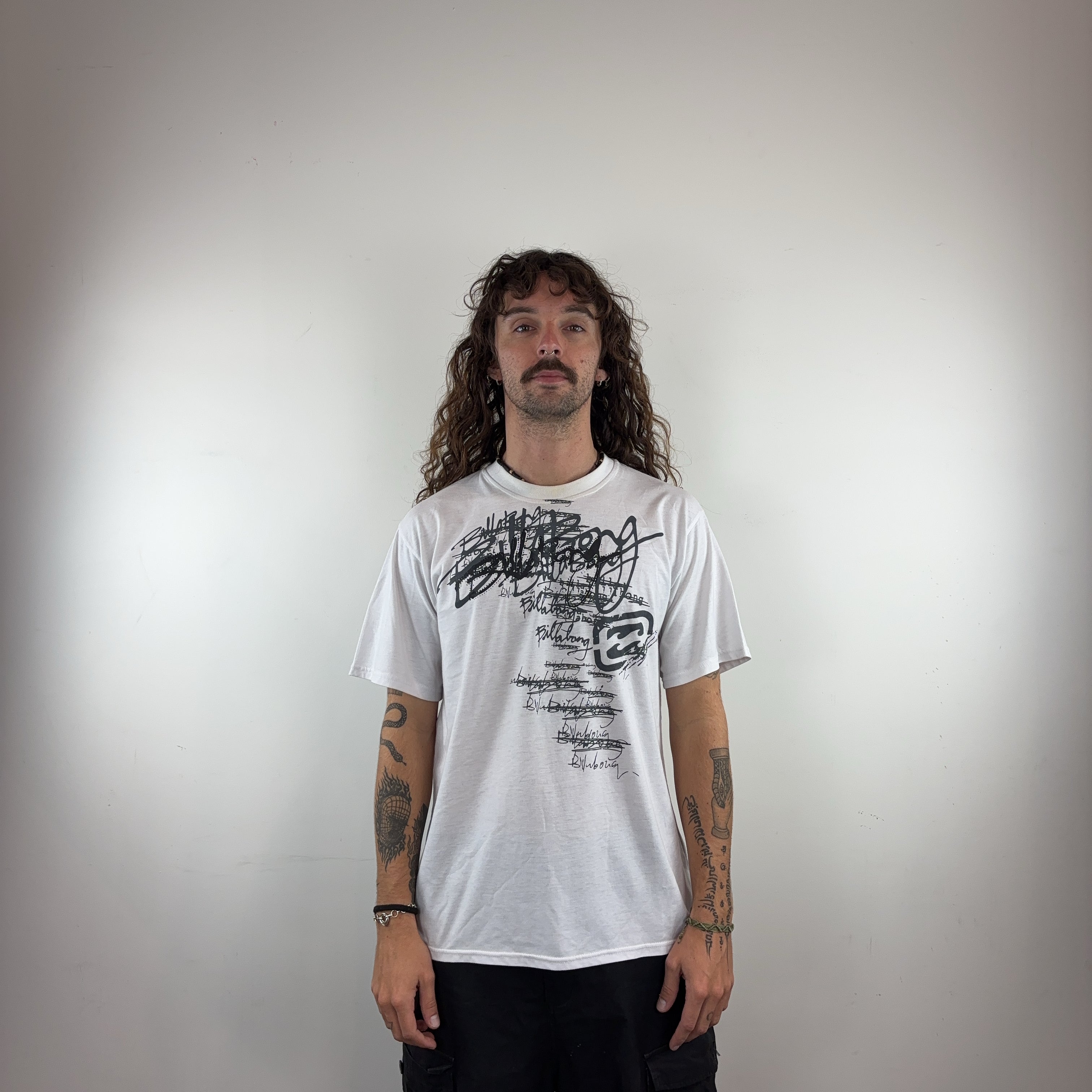 WHITE BILLABONG TEE - MEDIUM