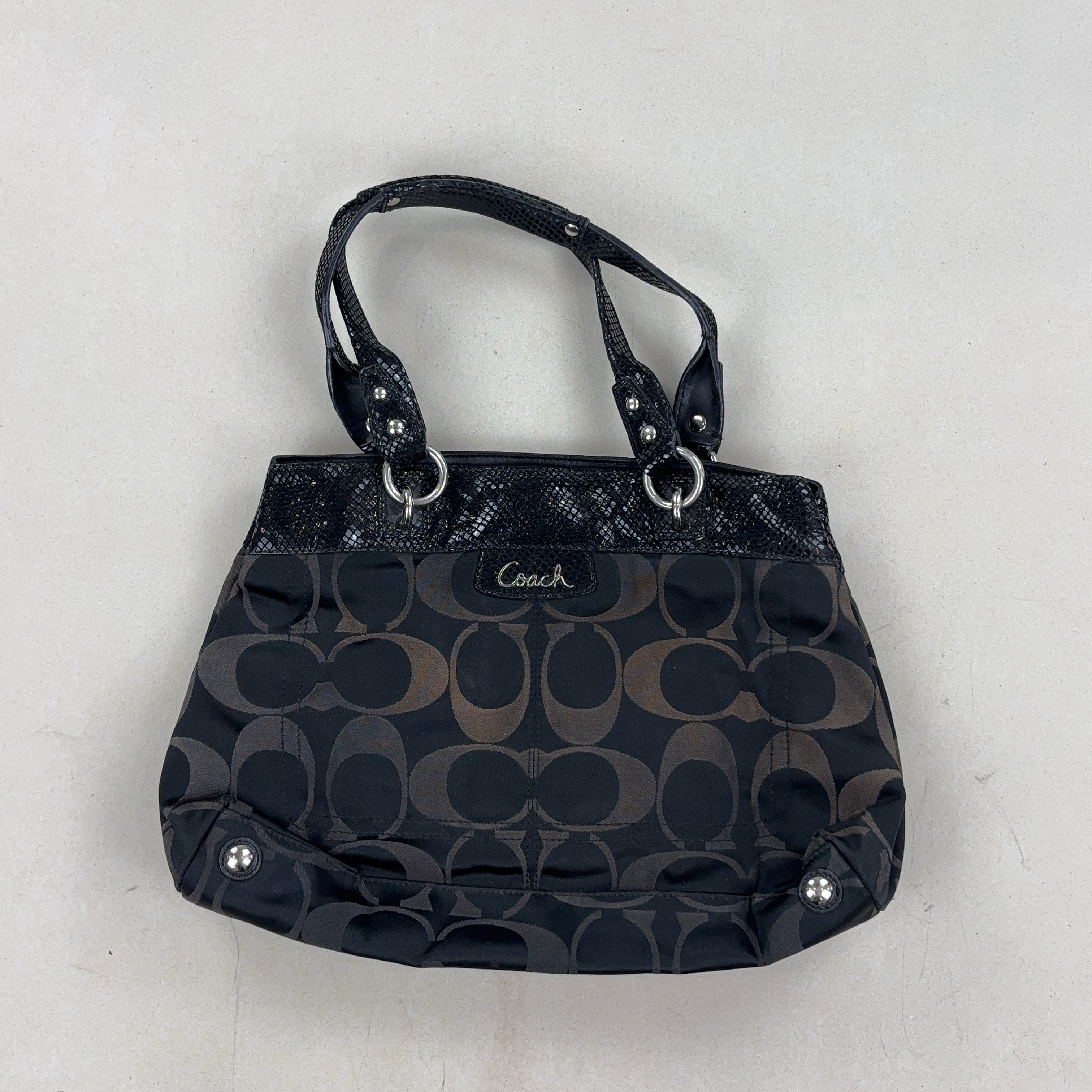 COACH HANDBAG - MEDIUM
