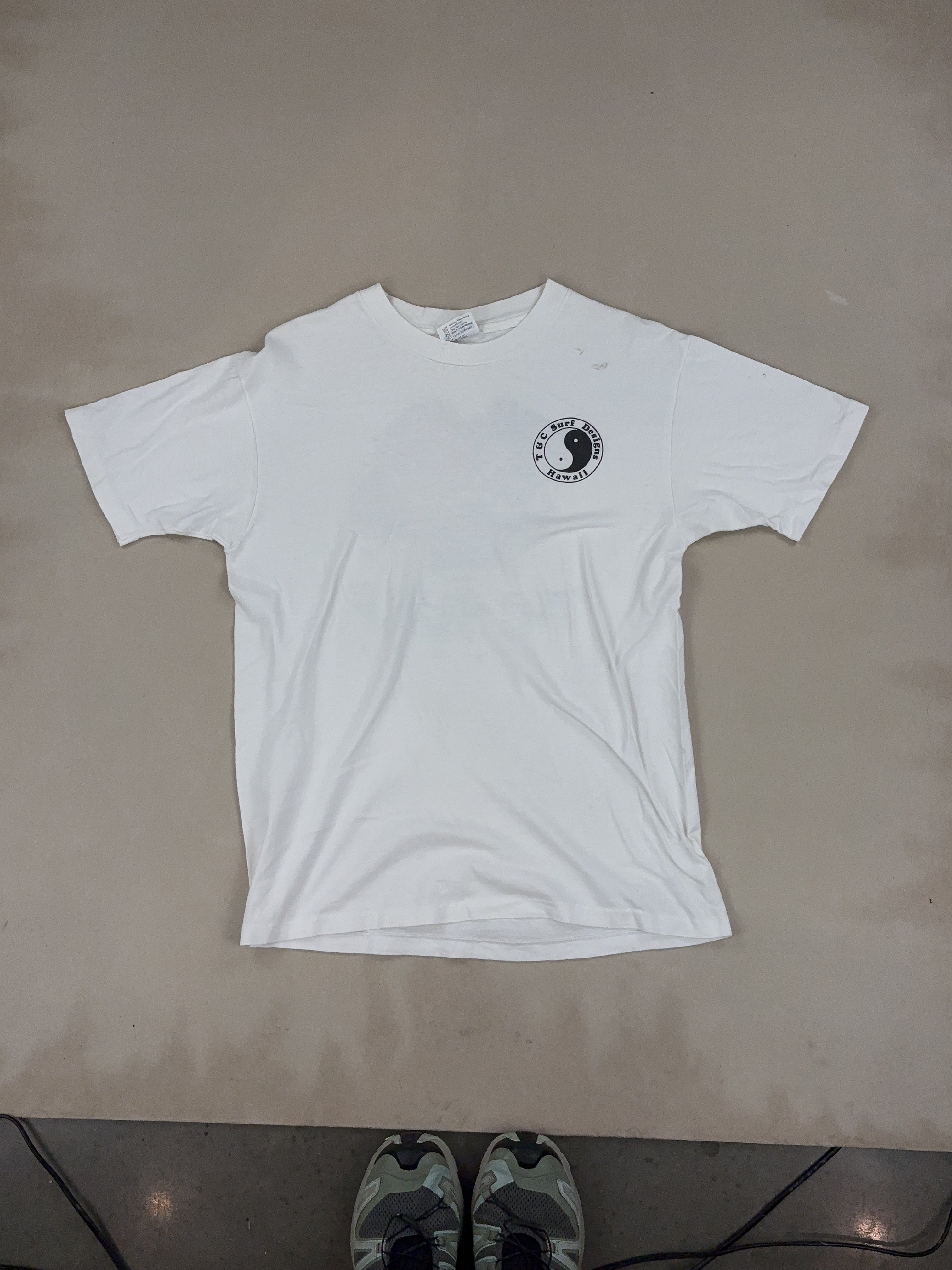 T&C SURF DESIGNS TEE - MEDIUM