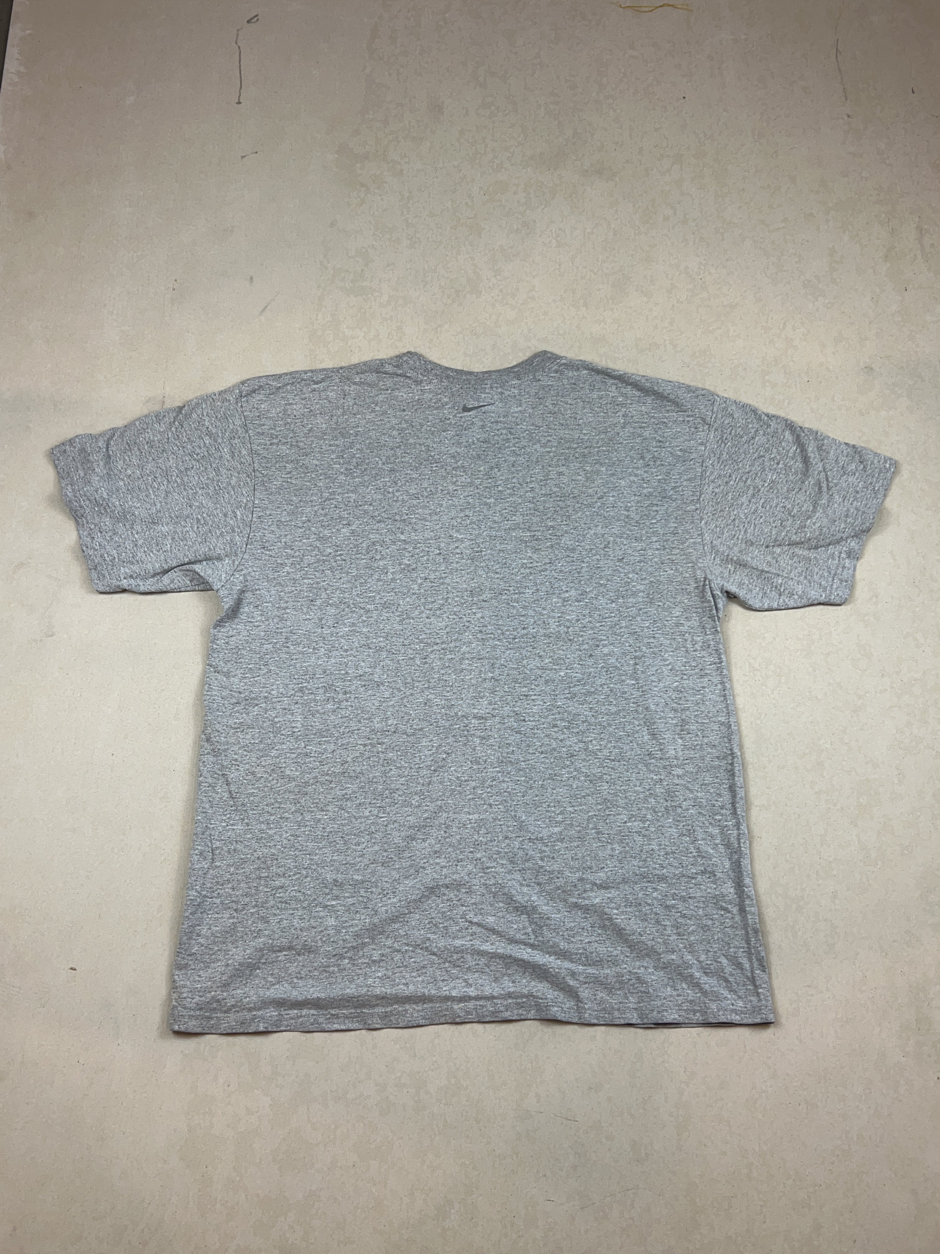 NIKE TEE - LARGE