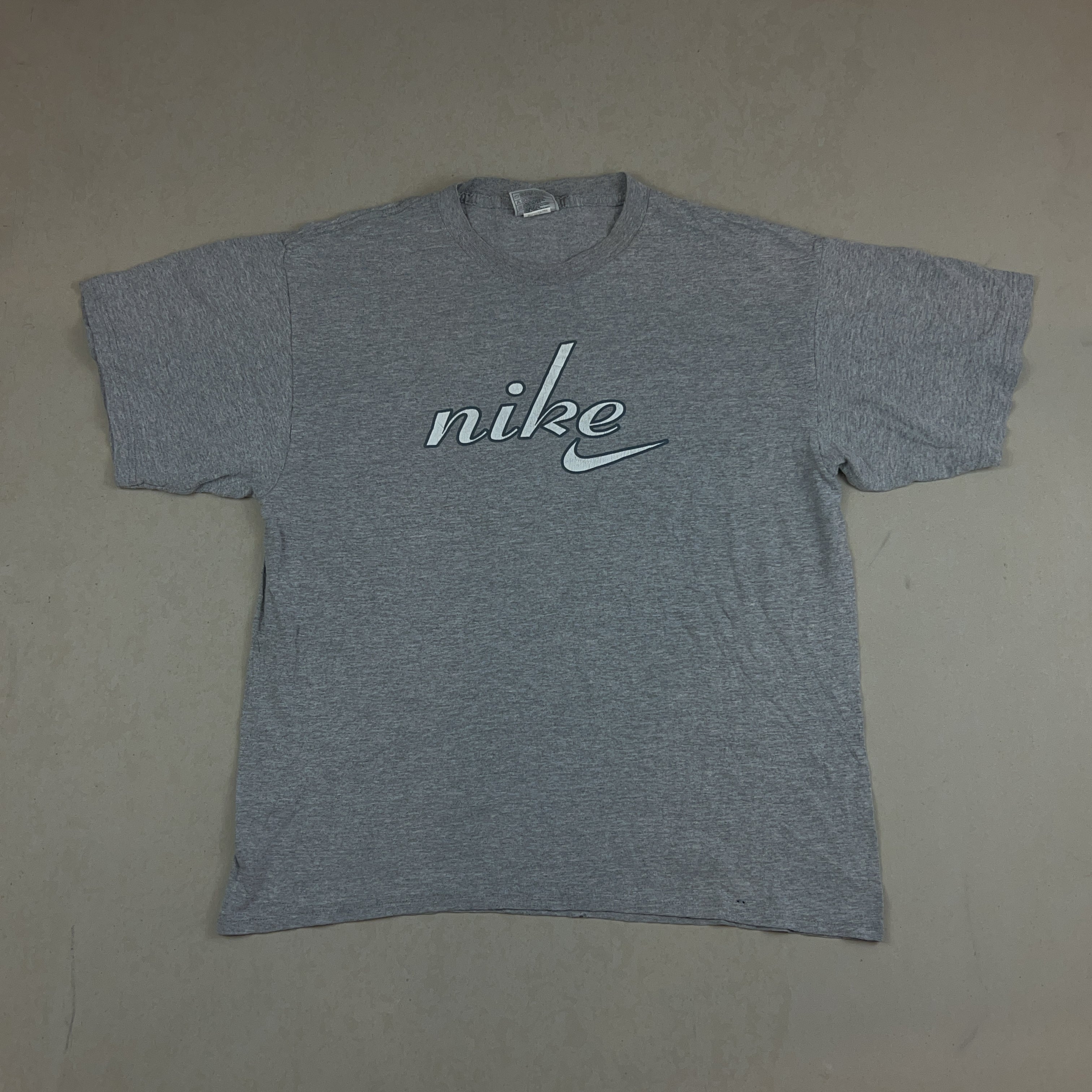 NIKE TEE - MEDIUM
