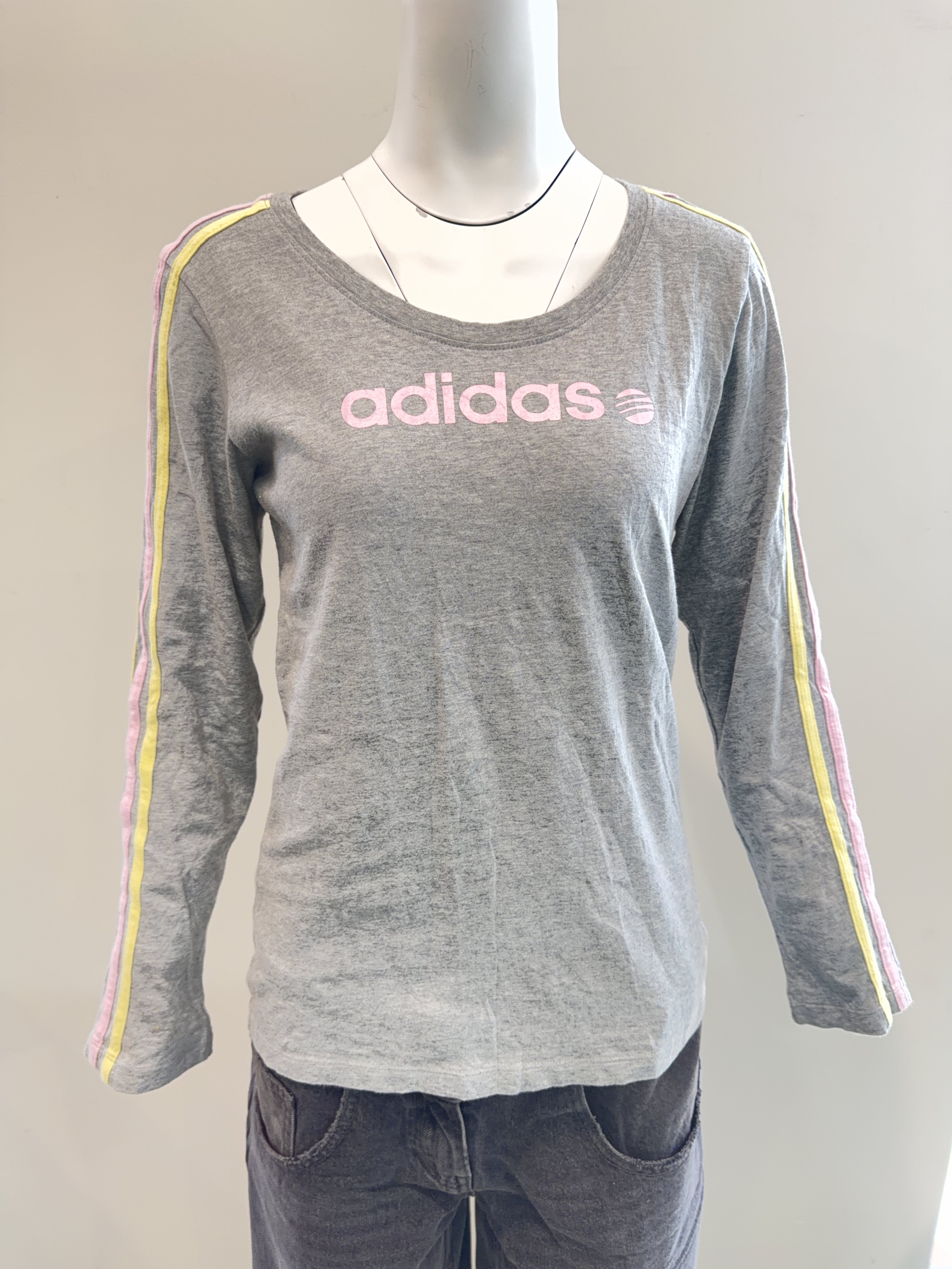 ADIDAS TEE - LARGE
