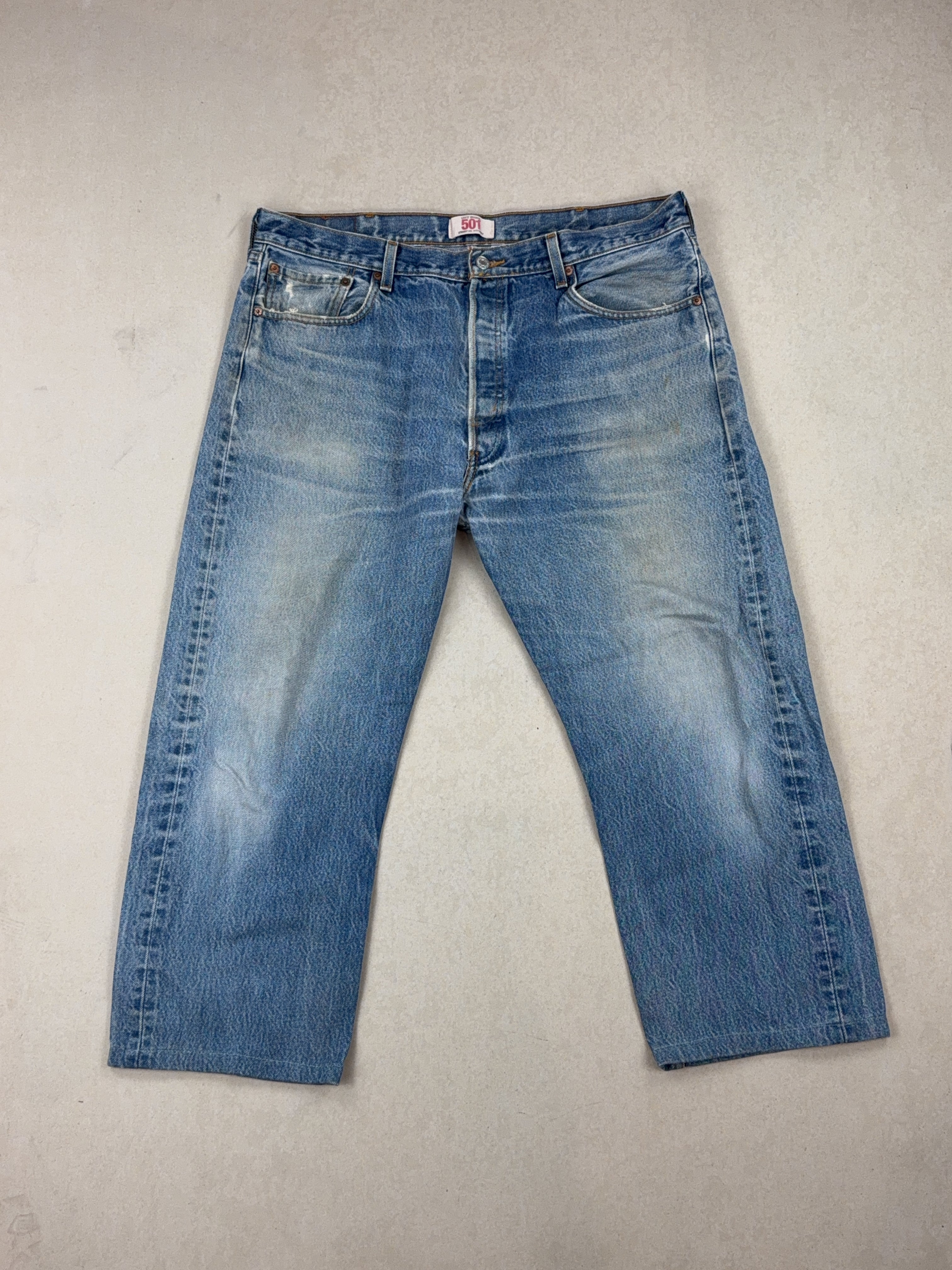 LEVI'S 3/4 LENGTH JEANS - LARGE