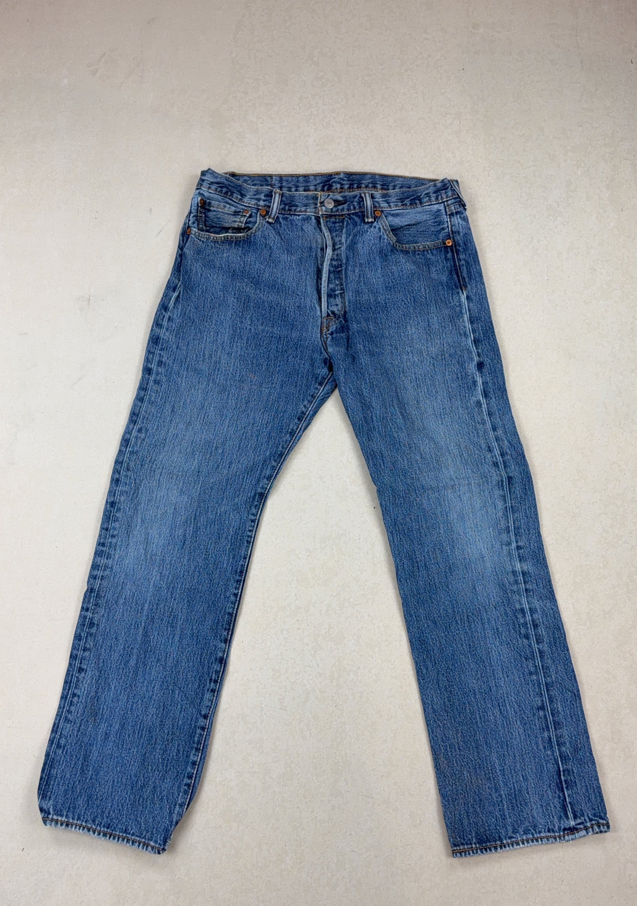 LEVI'S JEANS - LARGE
