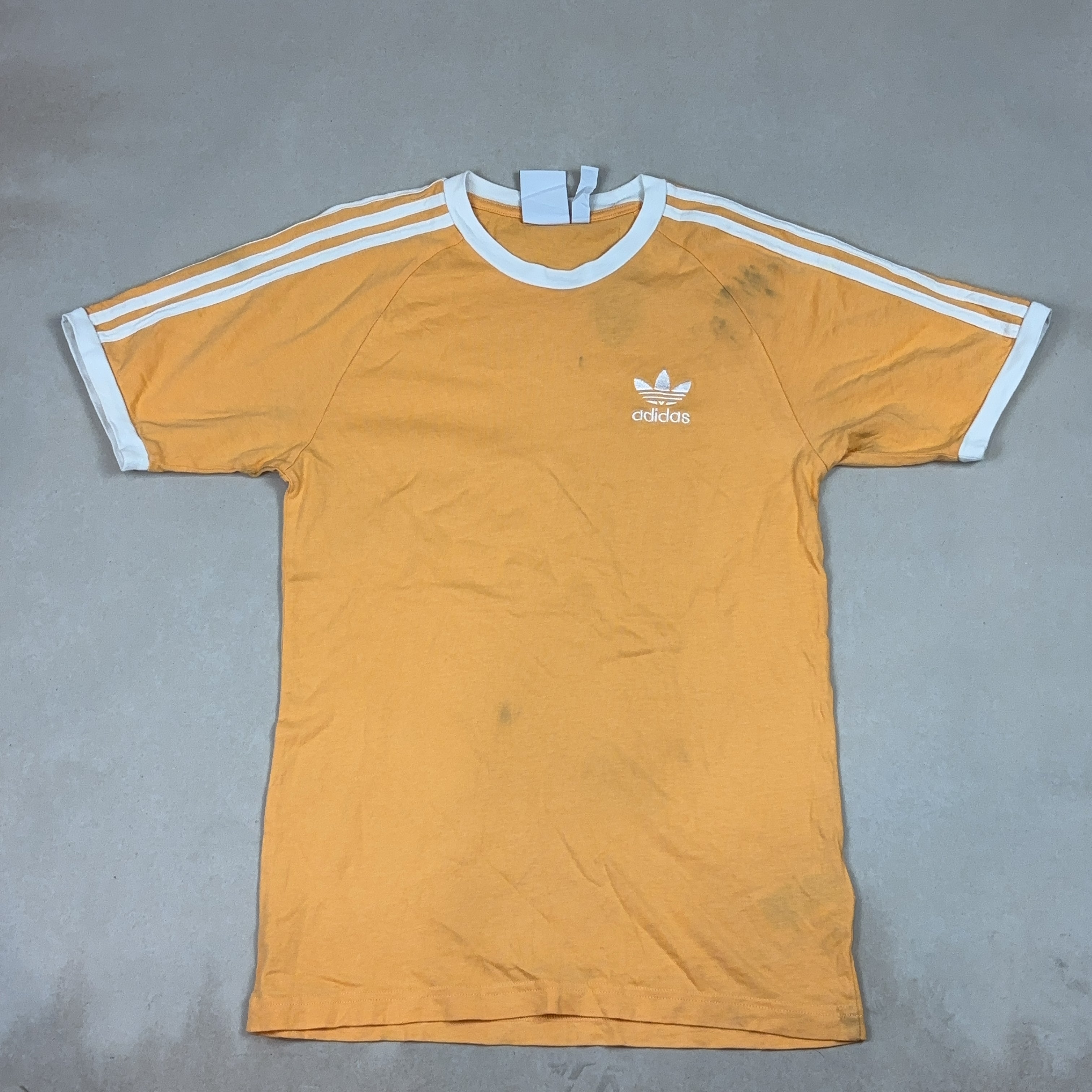 ADIDAS TEE - MEDIUM