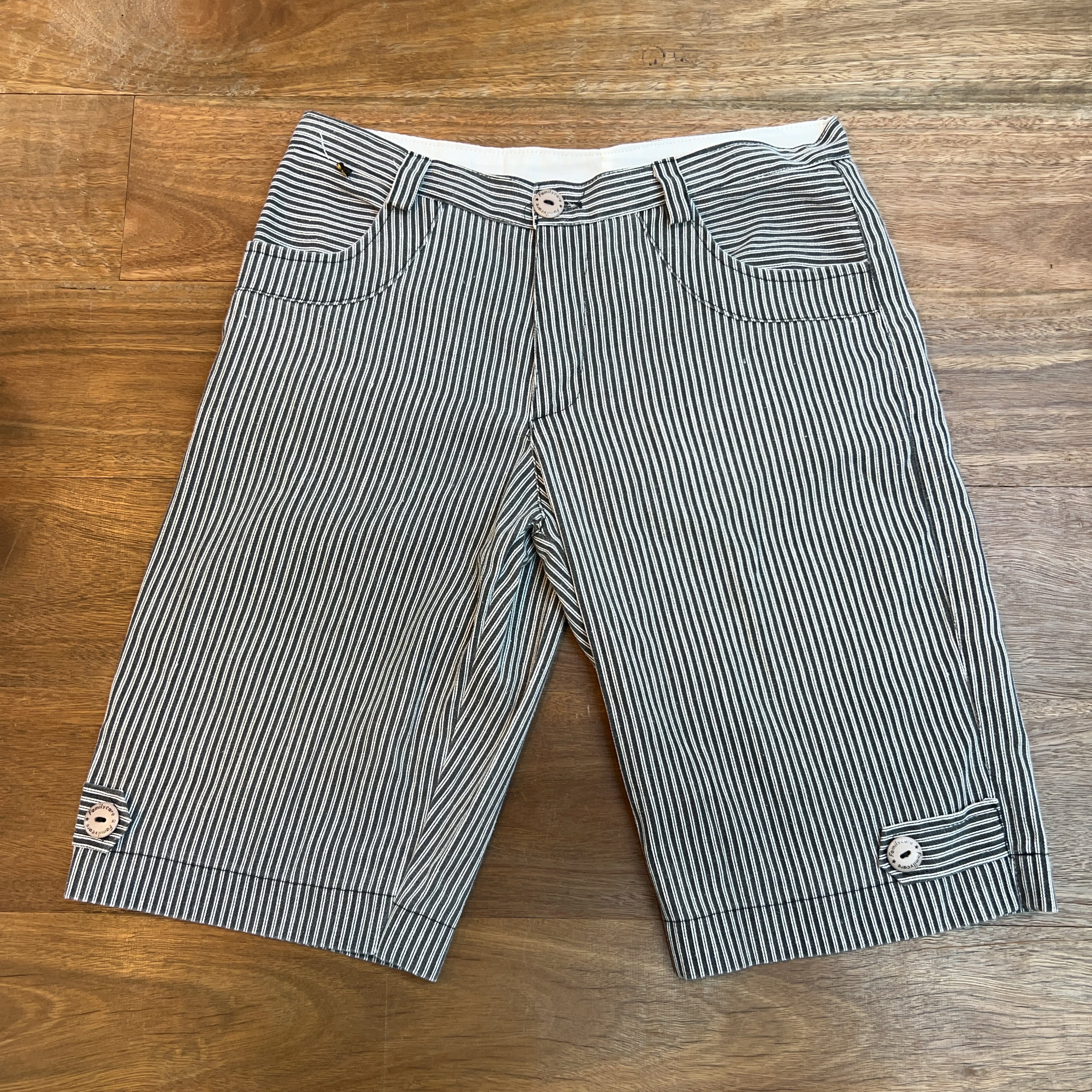 QUIKSILVER SHORTS - 8